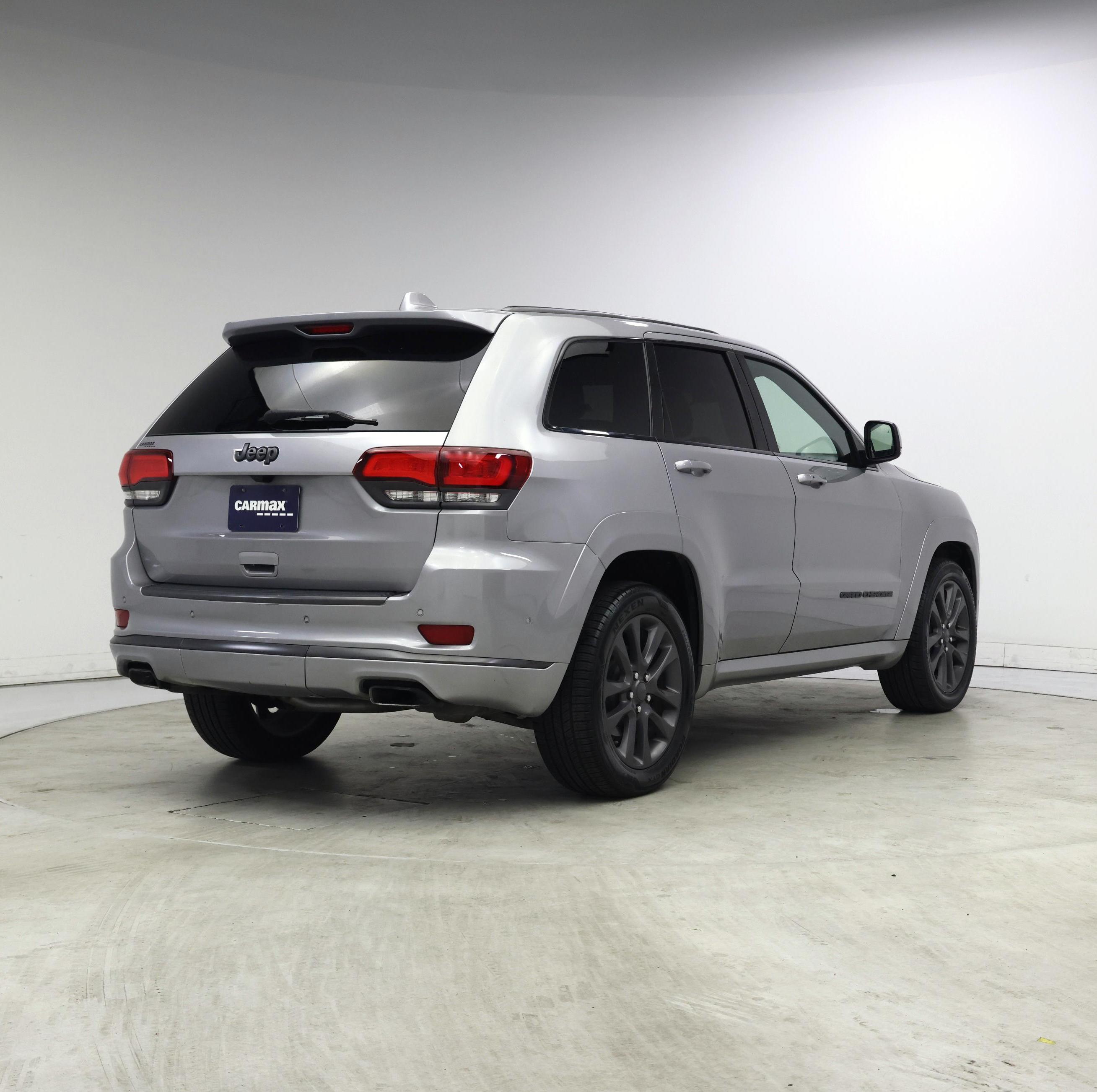 Thumbnail: 2018 Jeep Grand Cherokee - 8