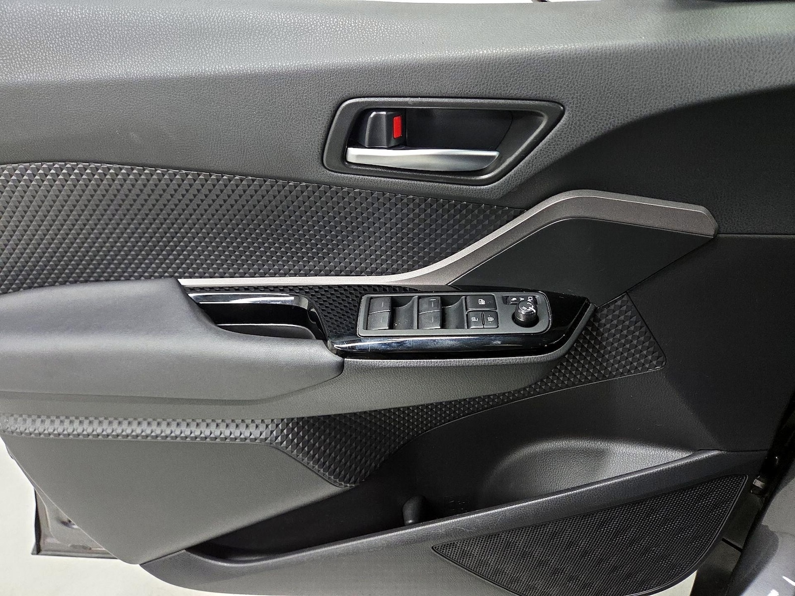 2022 Toyota C-HR Nightshade - Photo 13