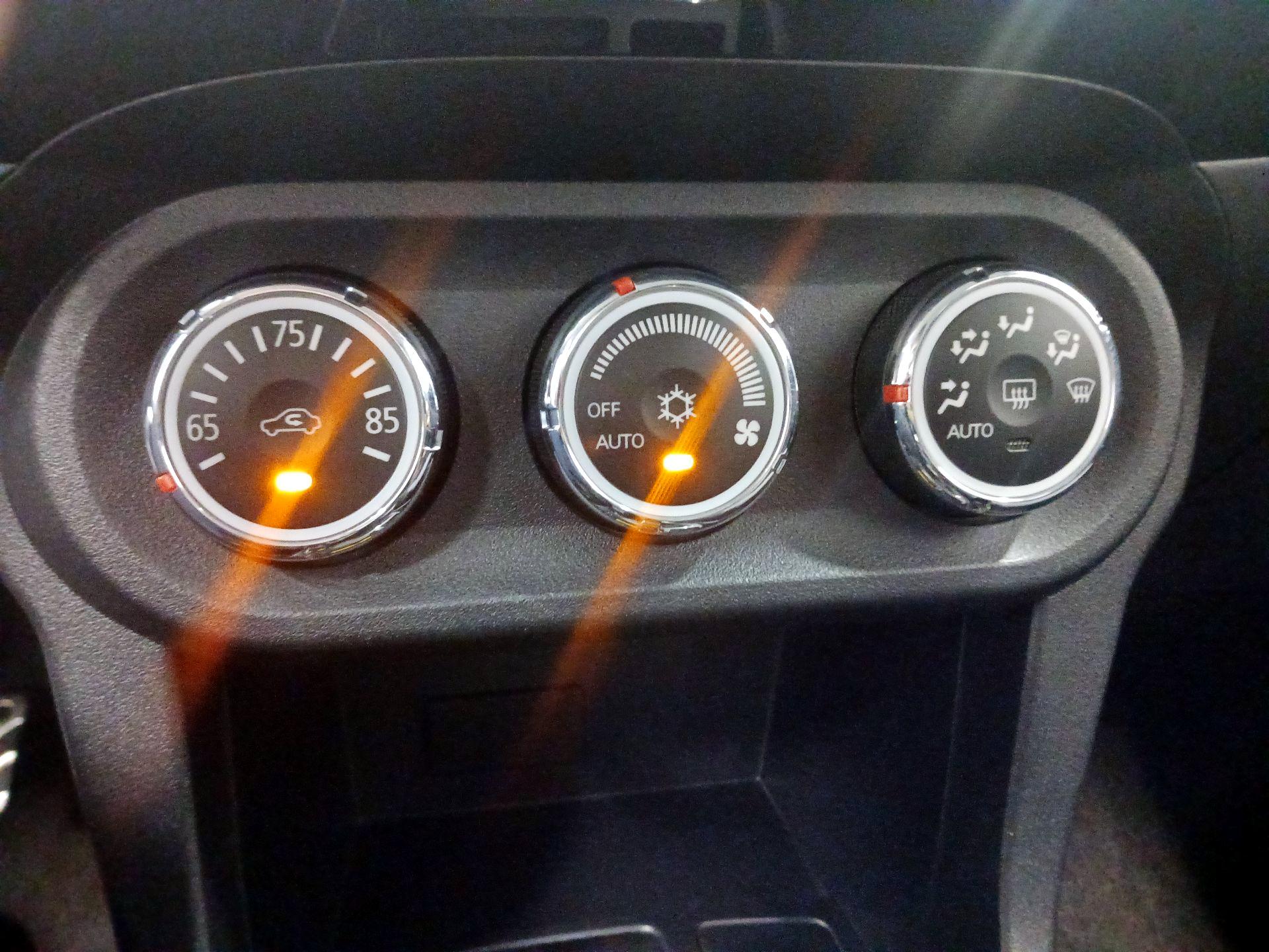 Thumbnail: 2014 Mitsubishi Lancer - 15