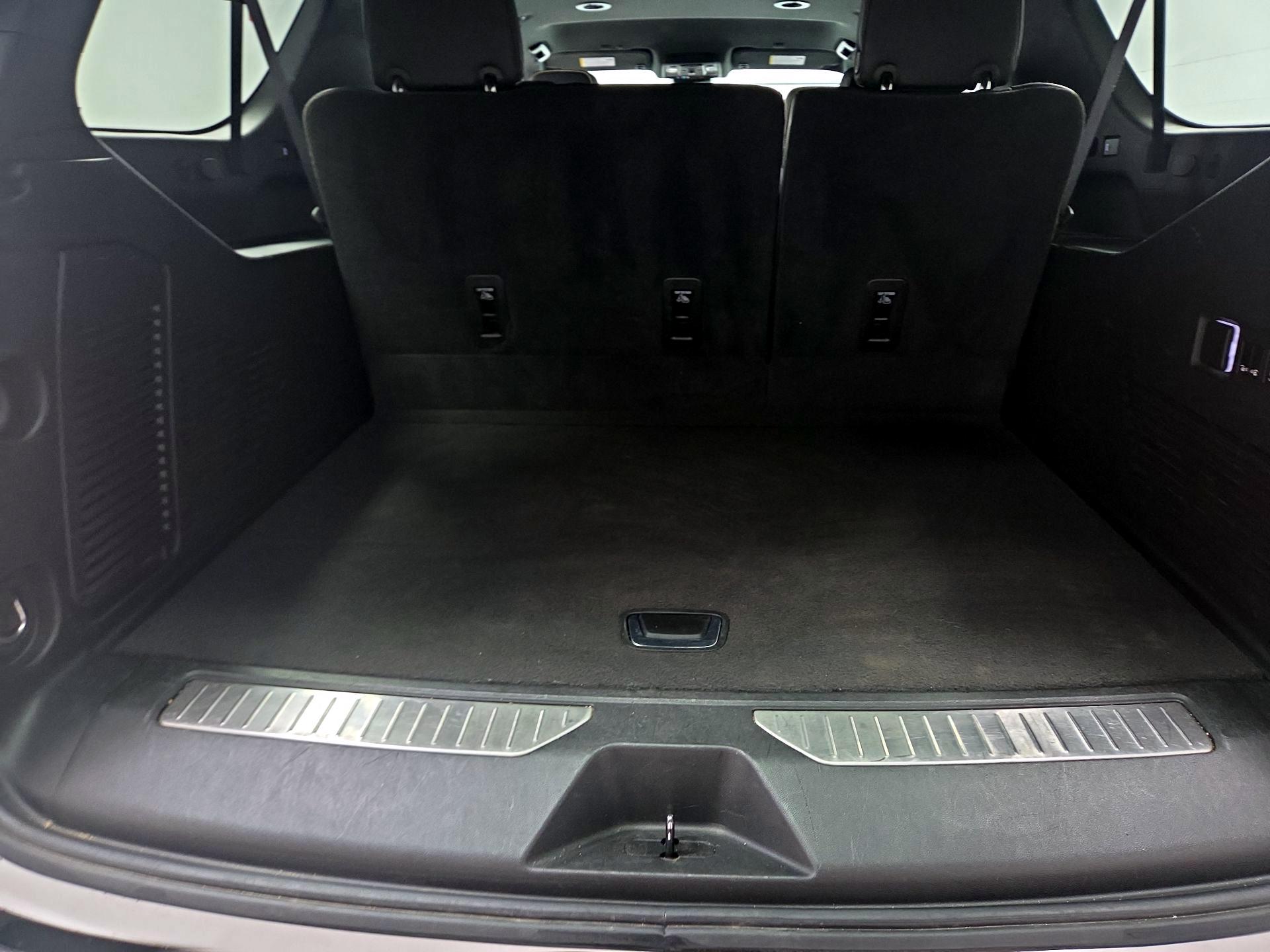 Thumbnail: 2023 Chevrolet Suburban - 16