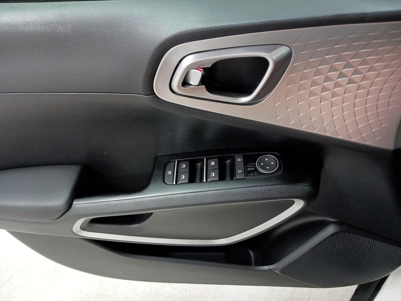 2022 Kia Soul LX - Photo 11