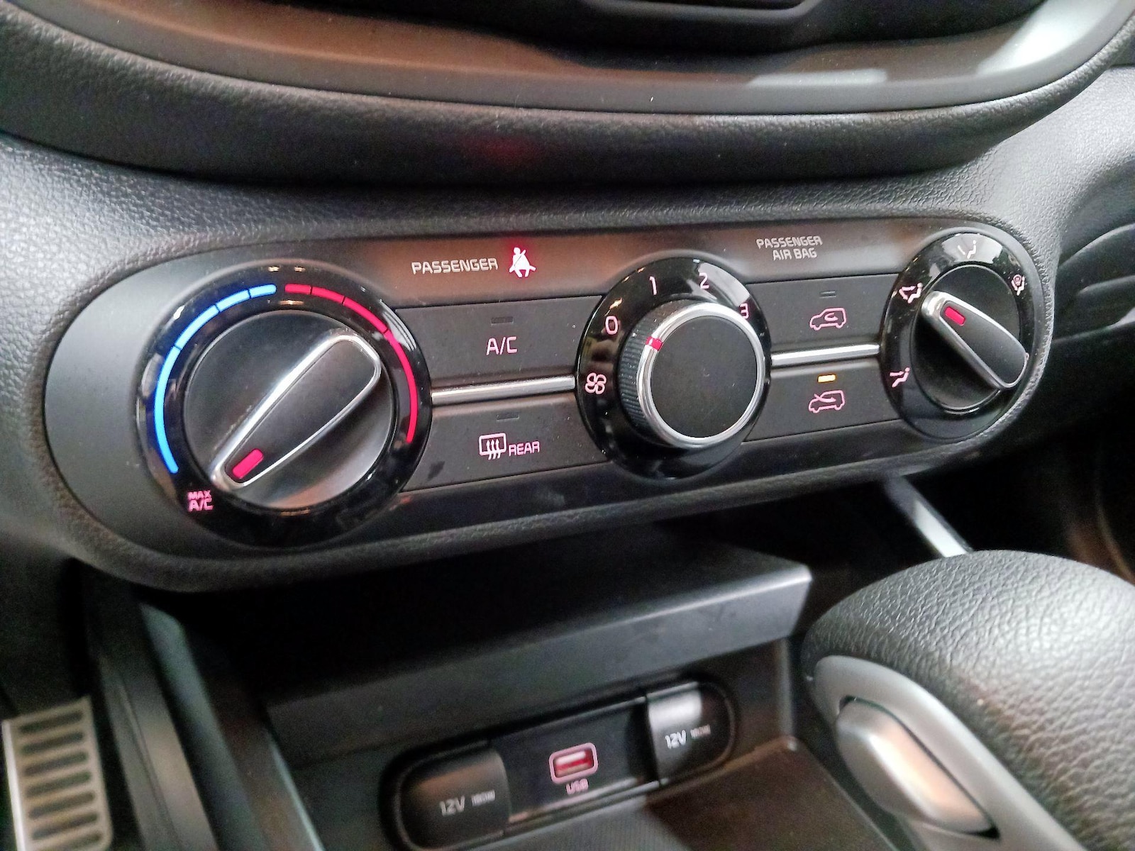 2022 Kia Soul LX - Photo 15