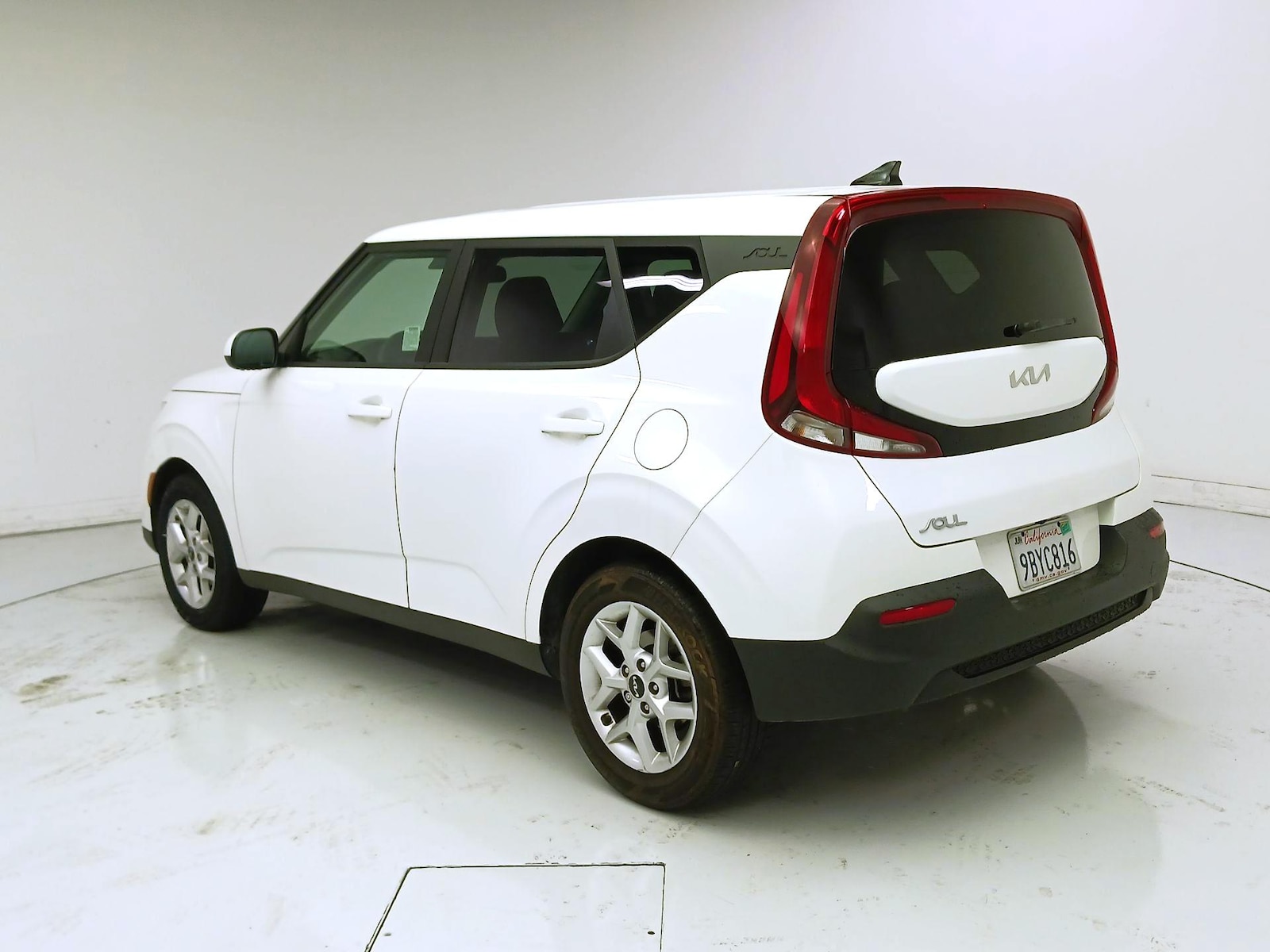 2022 Kia Soul LX - Photo 7