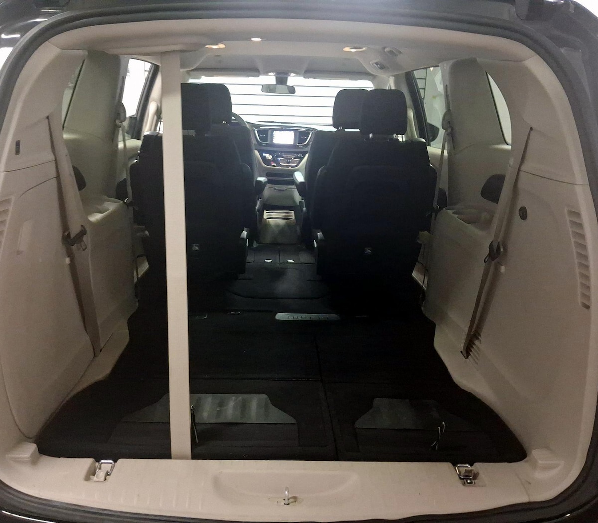 Trunk/Cargo (Seats Up)