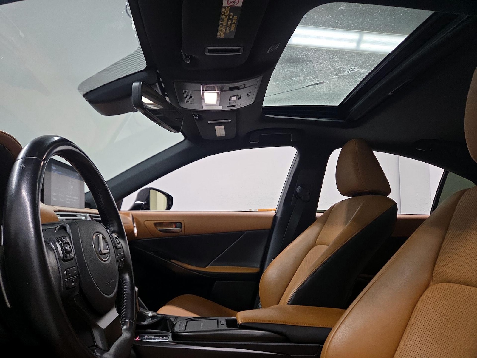 Sunroof(s) & Overhead Airbags