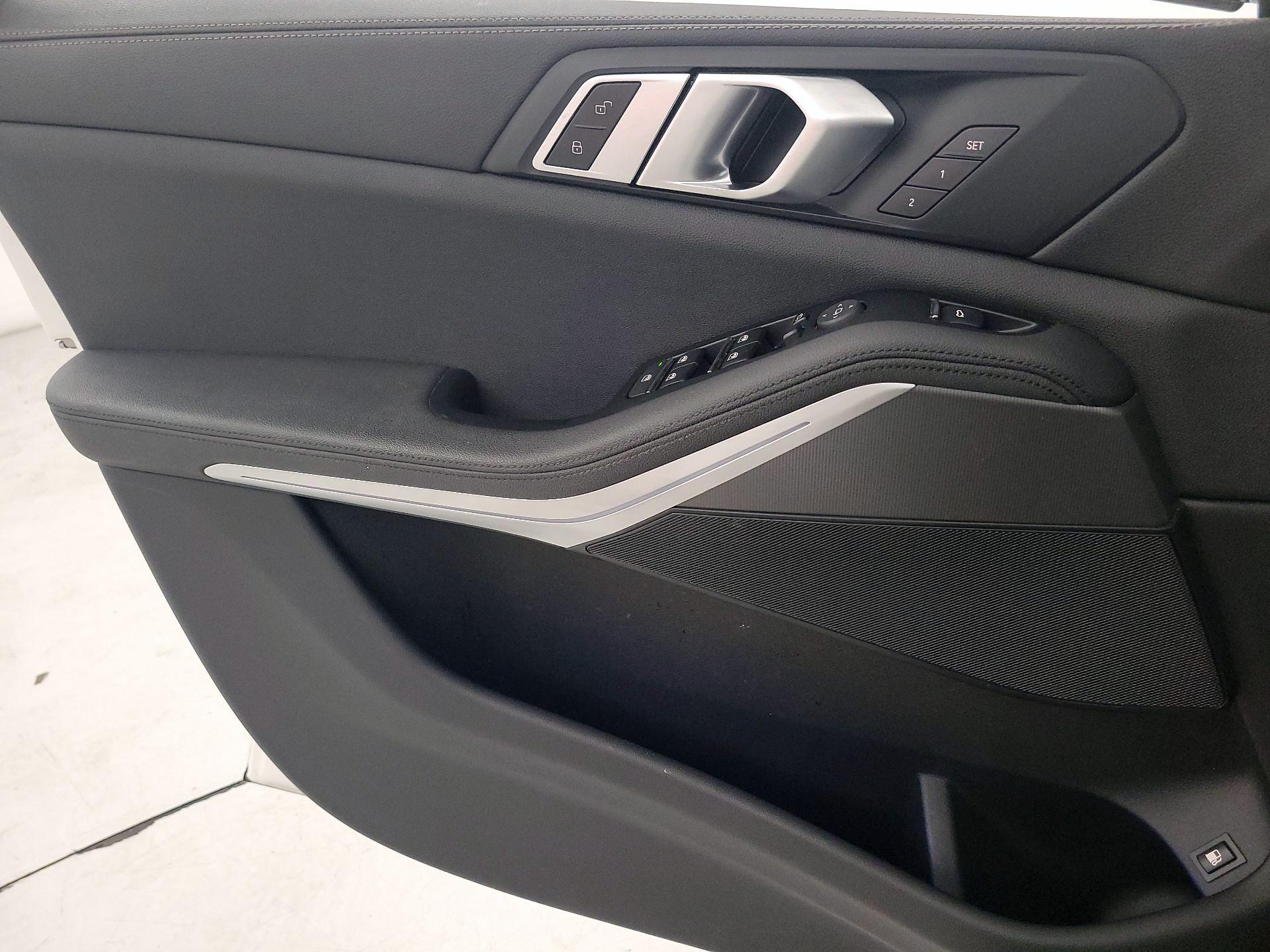 Thumbnail: 2021 BMW X5 - 12