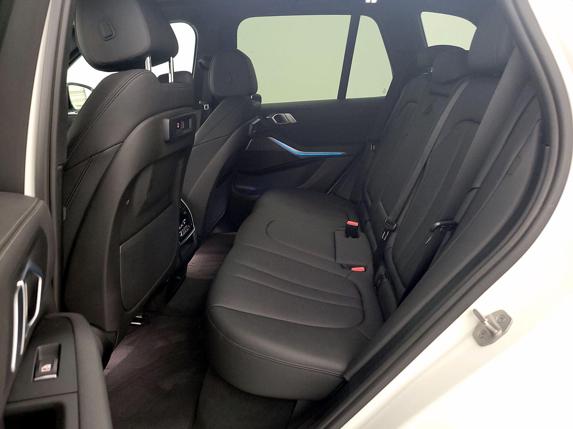 Thumbnail: 2021 BMW X5 - 18