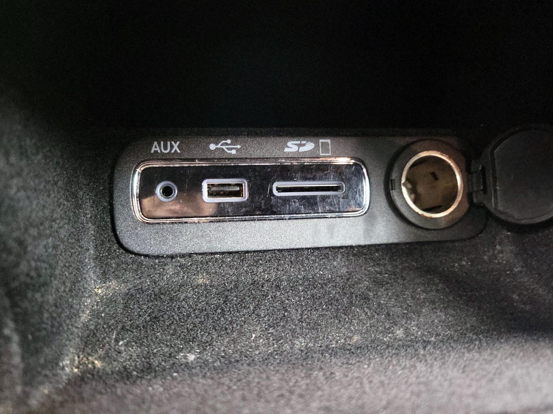 Thumbnail: 2015 Jeep Grand Cherokee - 18