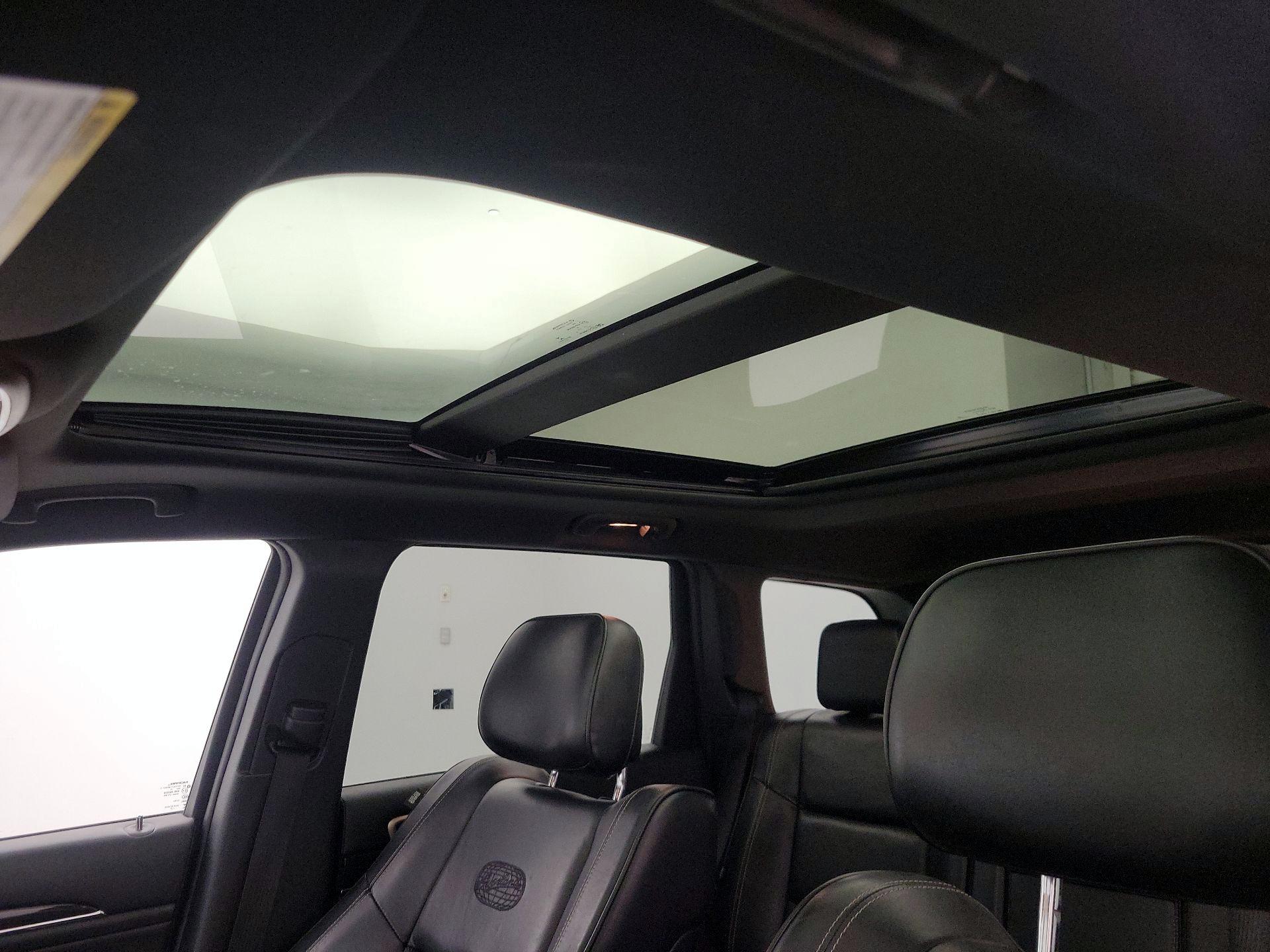 Thumbnail: 2015 Jeep Grand Cherokee - 19