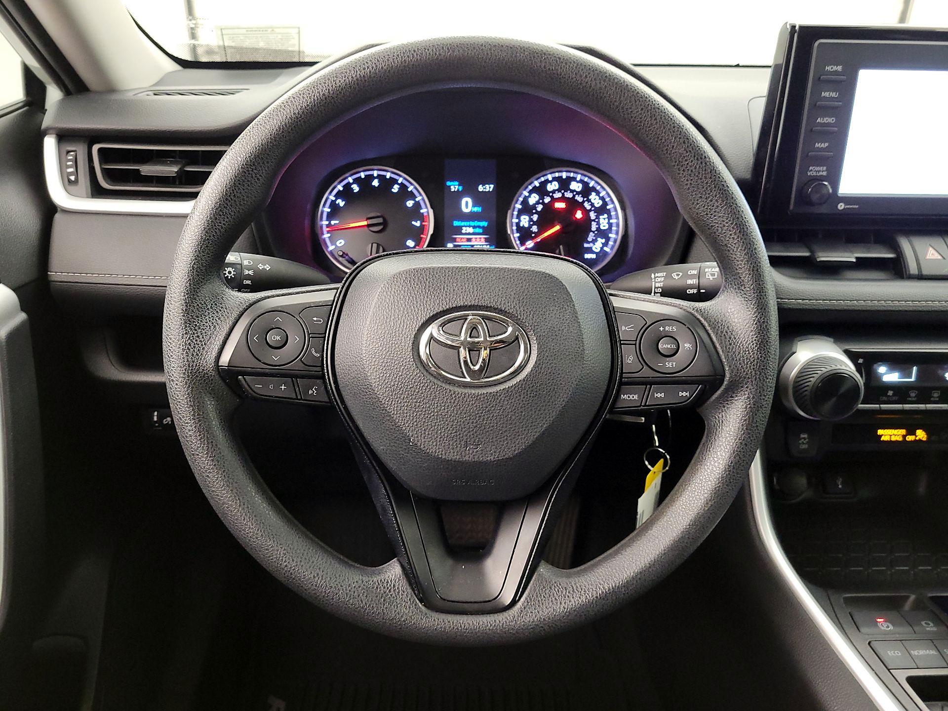 Thumbnail: 2020 Toyota RAV4 - 10