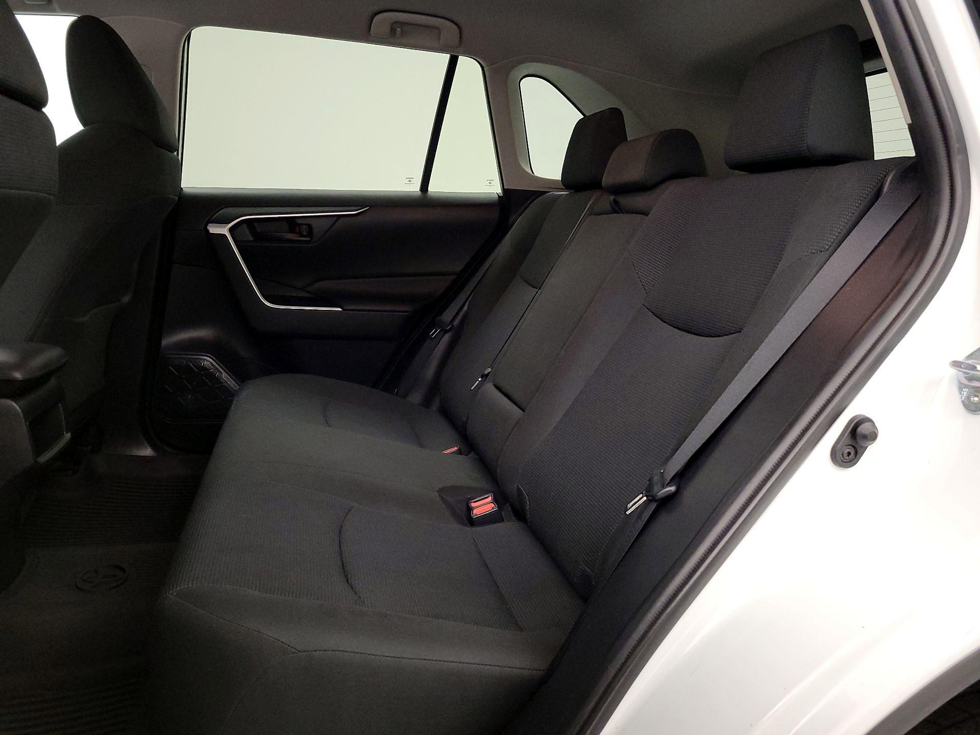 Thumbnail: 2020 Toyota RAV4 - 18