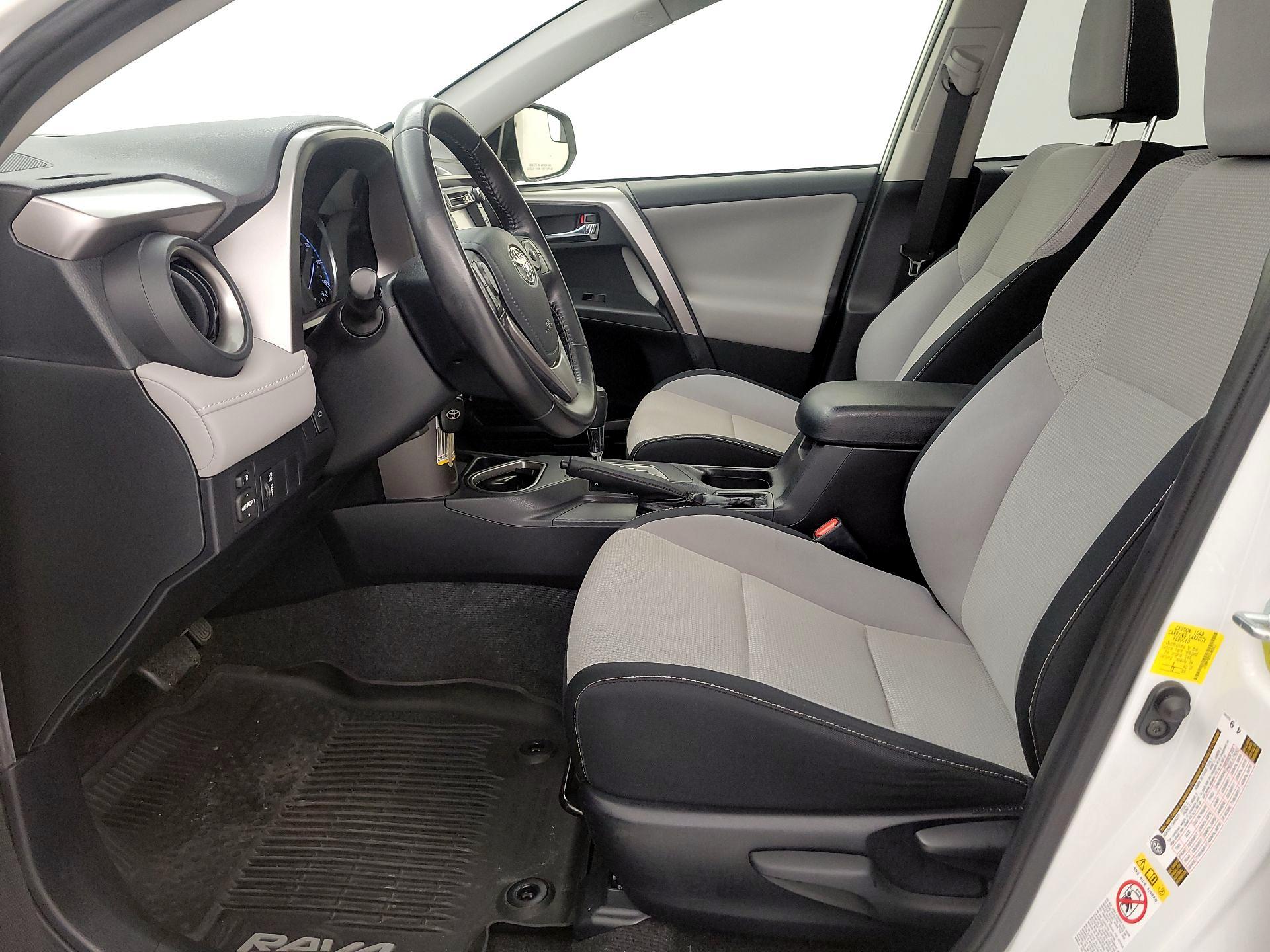 Thumbnail: 2016 Toyota RAV4 - 11