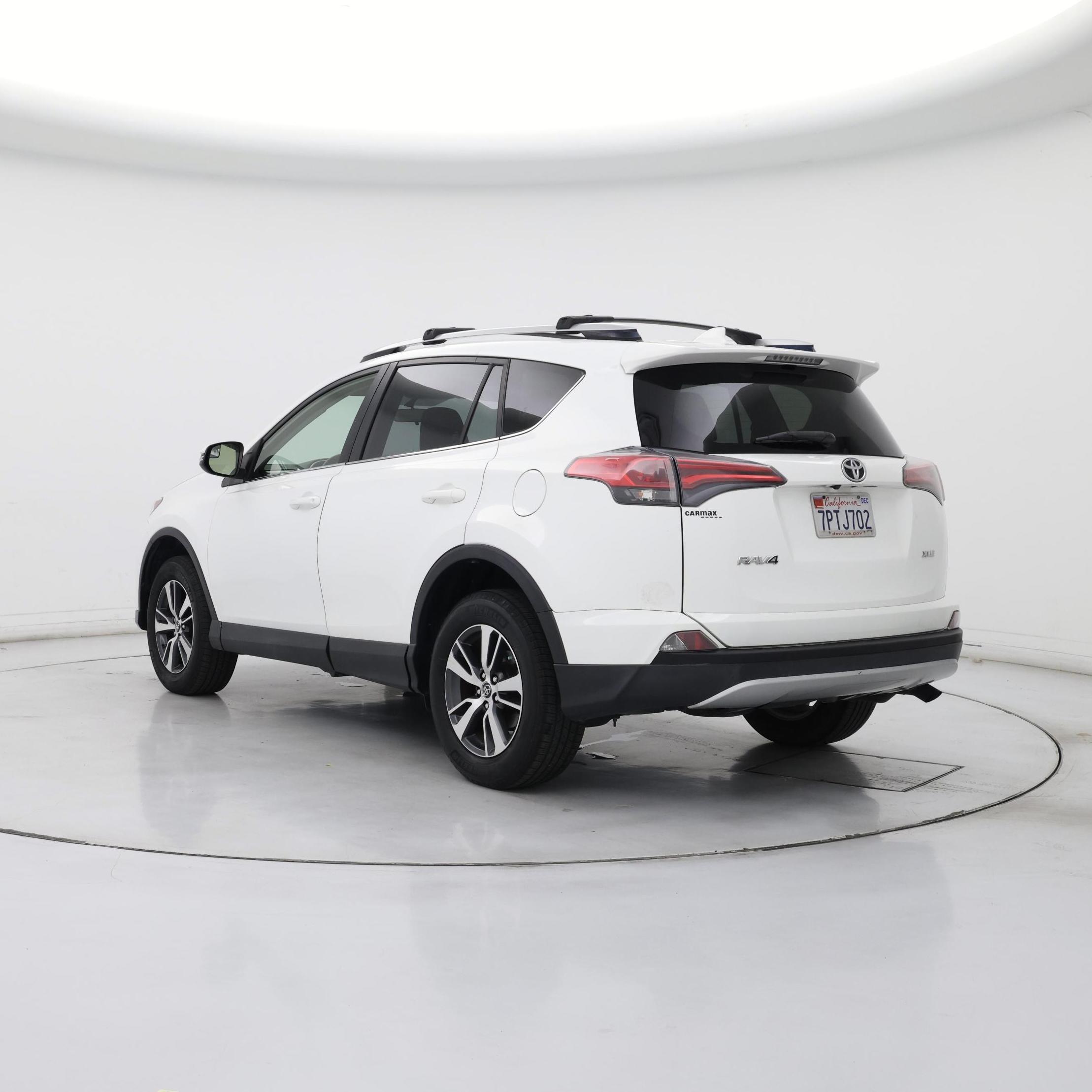 Thumbnail: 2016 Toyota RAV4 - 2