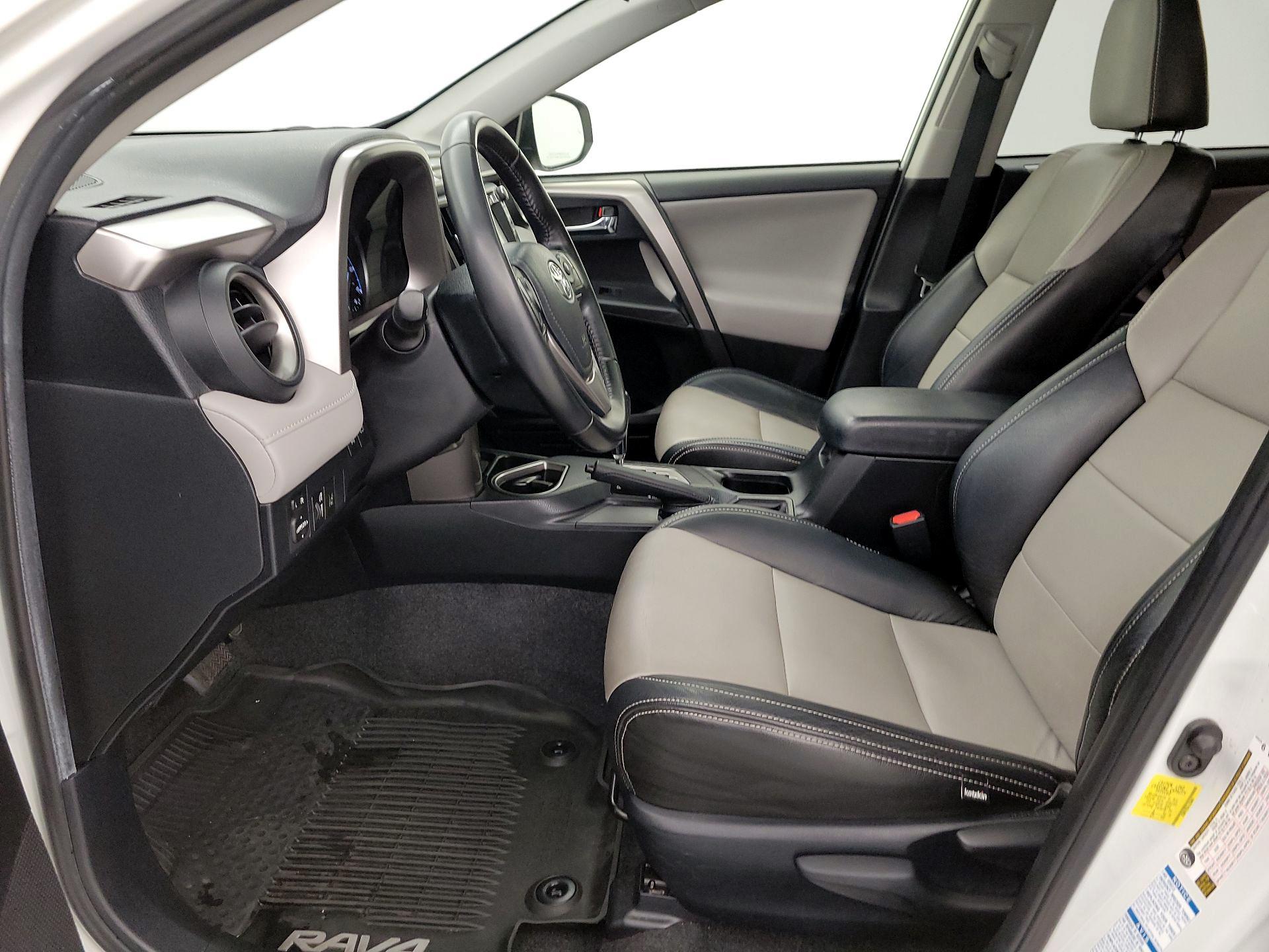 Thumbnail: 2018 Toyota RAV4 - 11