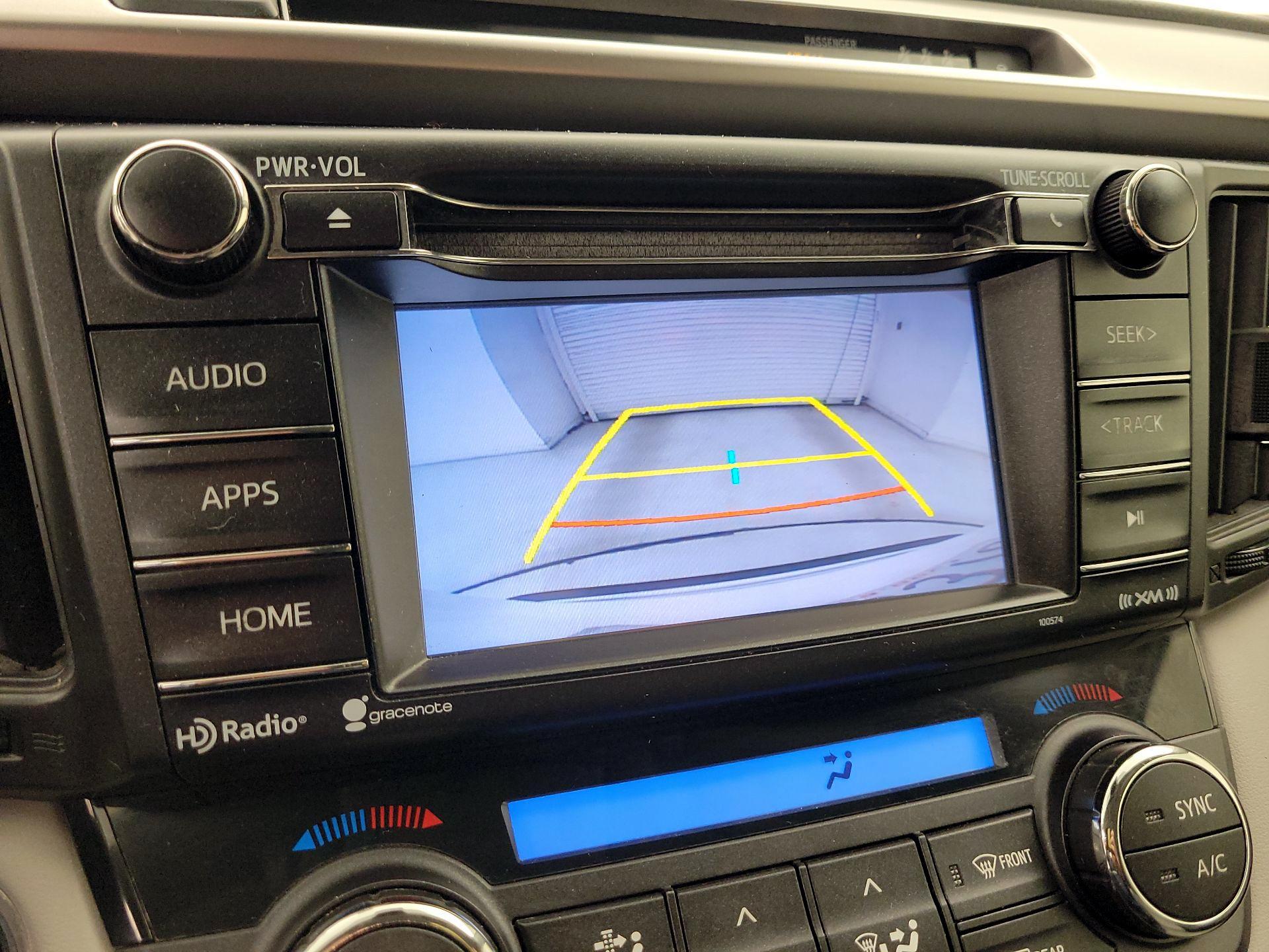 Thumbnail: 2018 Toyota RAV4 - 14