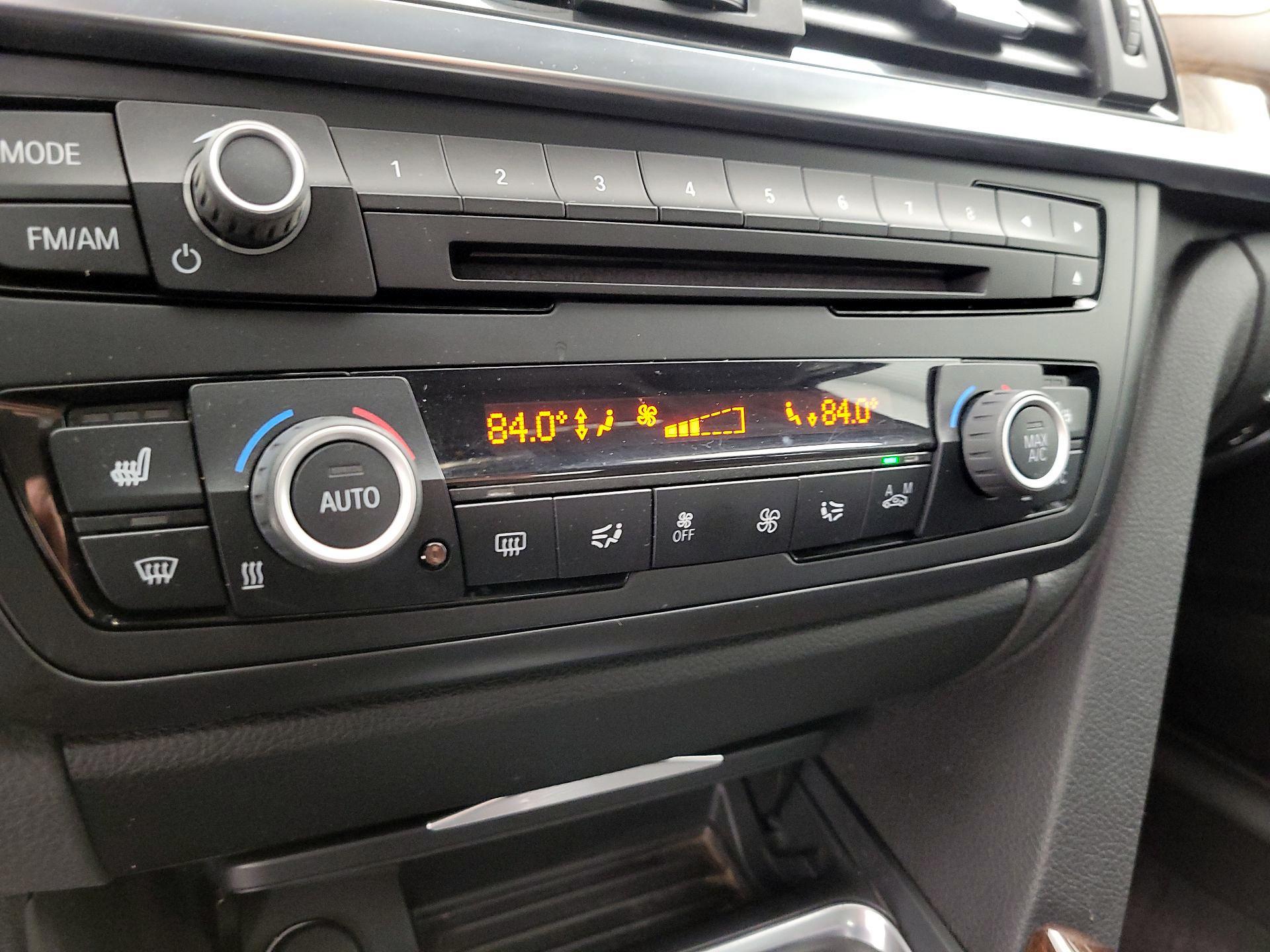 Thumbnail: 2015 BMW 3 Series - 17