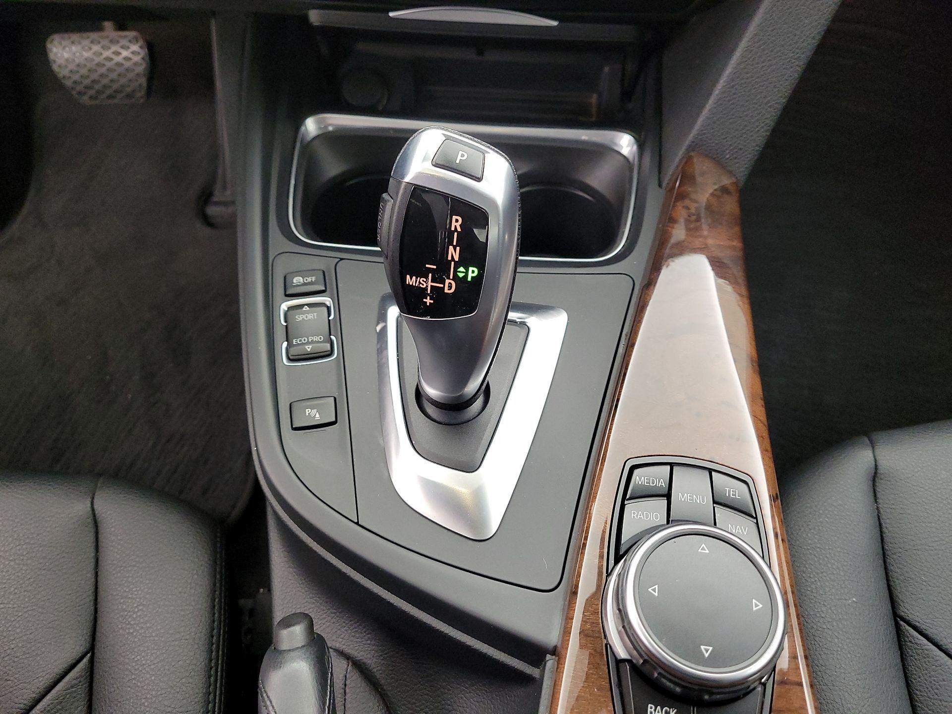 Thumbnail: 2015 BMW 3 Series - 18