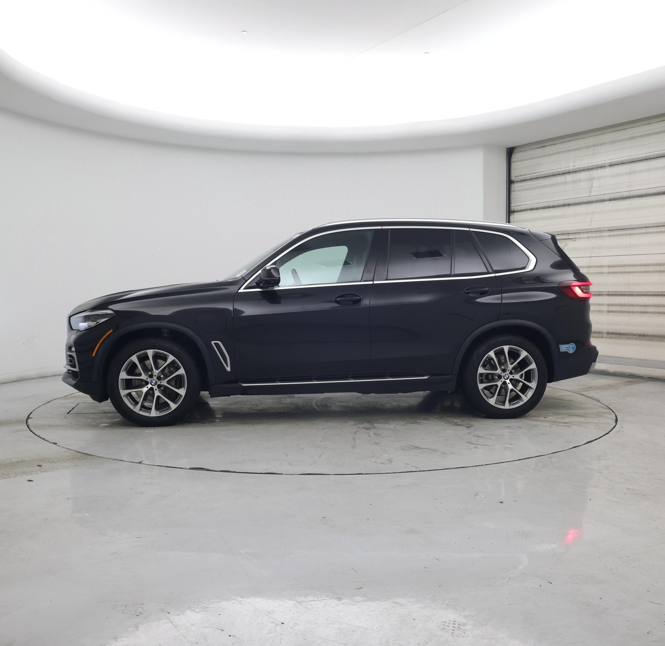 Thumbnail: 2021 BMW X5 - 3