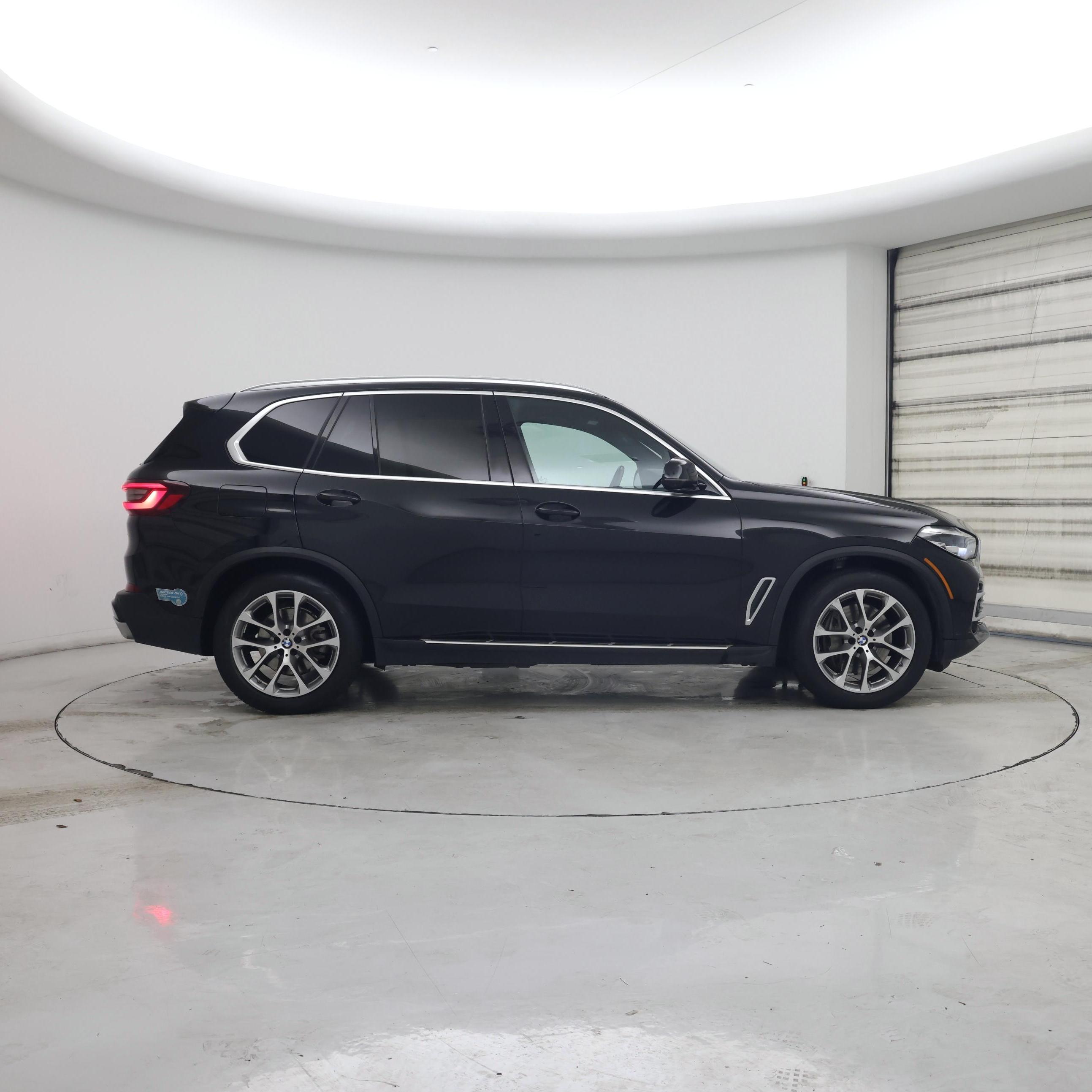 Thumbnail: 2021 BMW X5 - 7