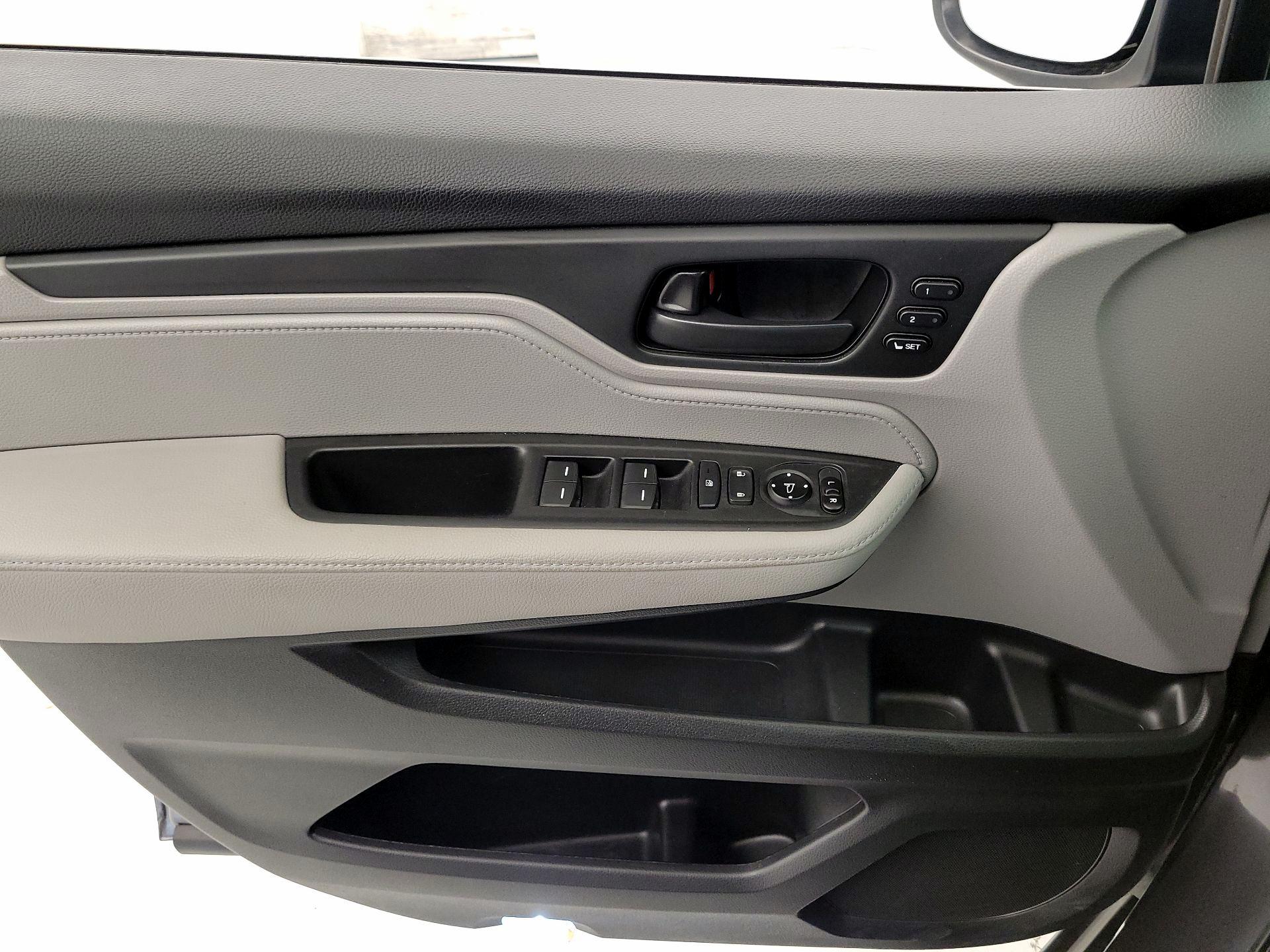 Thumbnail: 2019 Honda Odyssey - 12