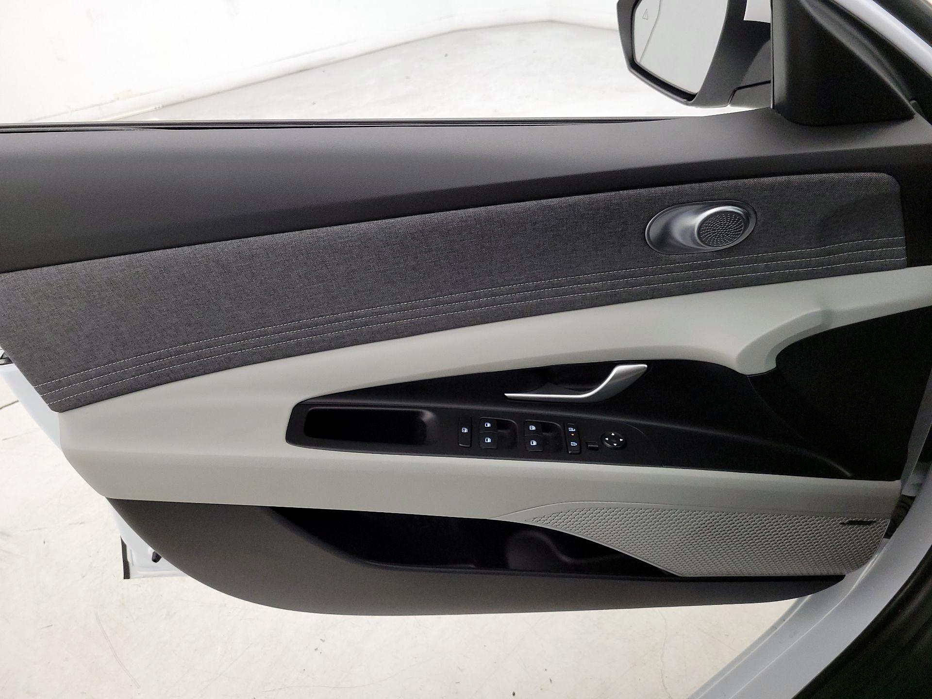 Thumbnail: 2024 Hyundai Elantra - 12