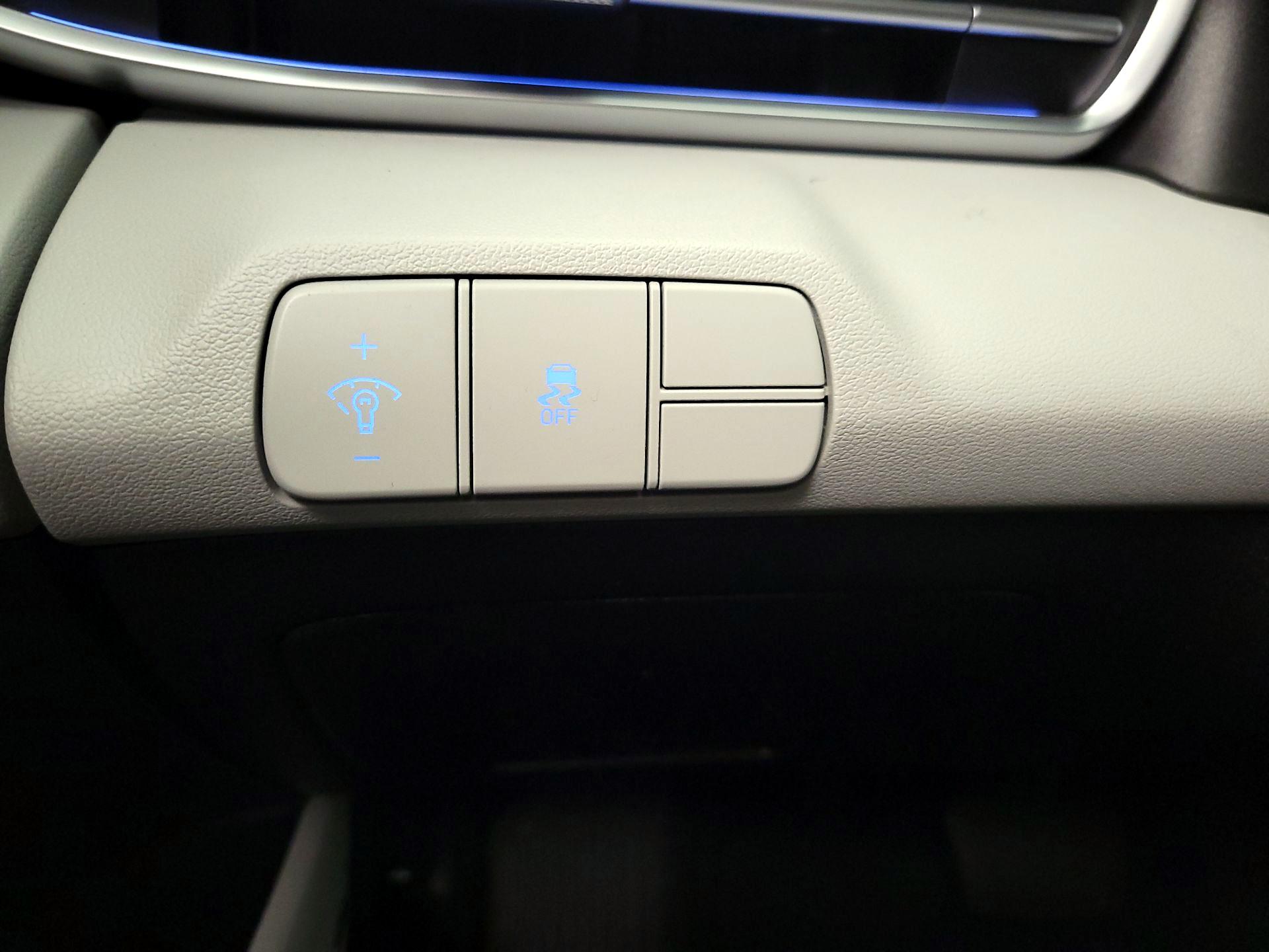 Thumbnail: 2024 Hyundai Elantra - 13