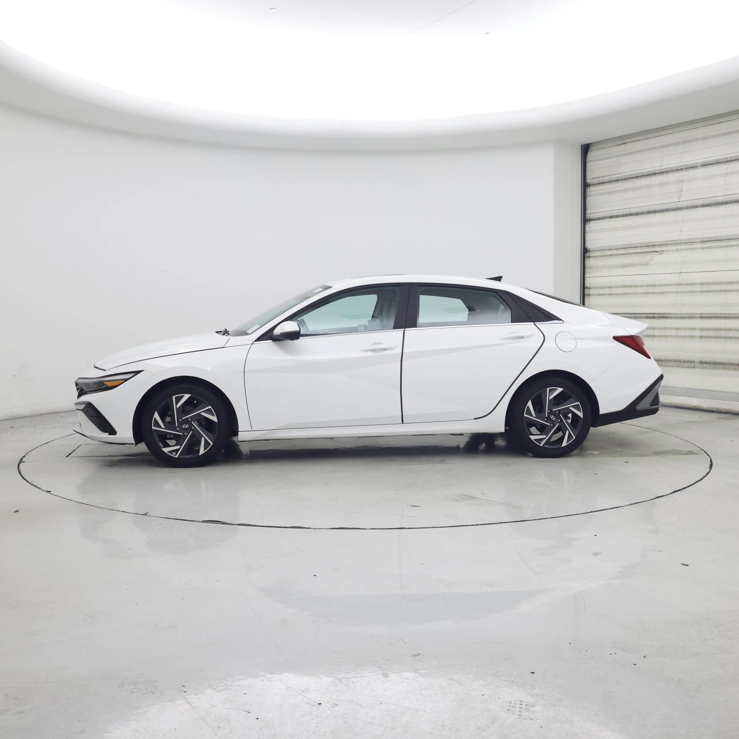 Thumbnail: 2024 Hyundai Elantra - 3