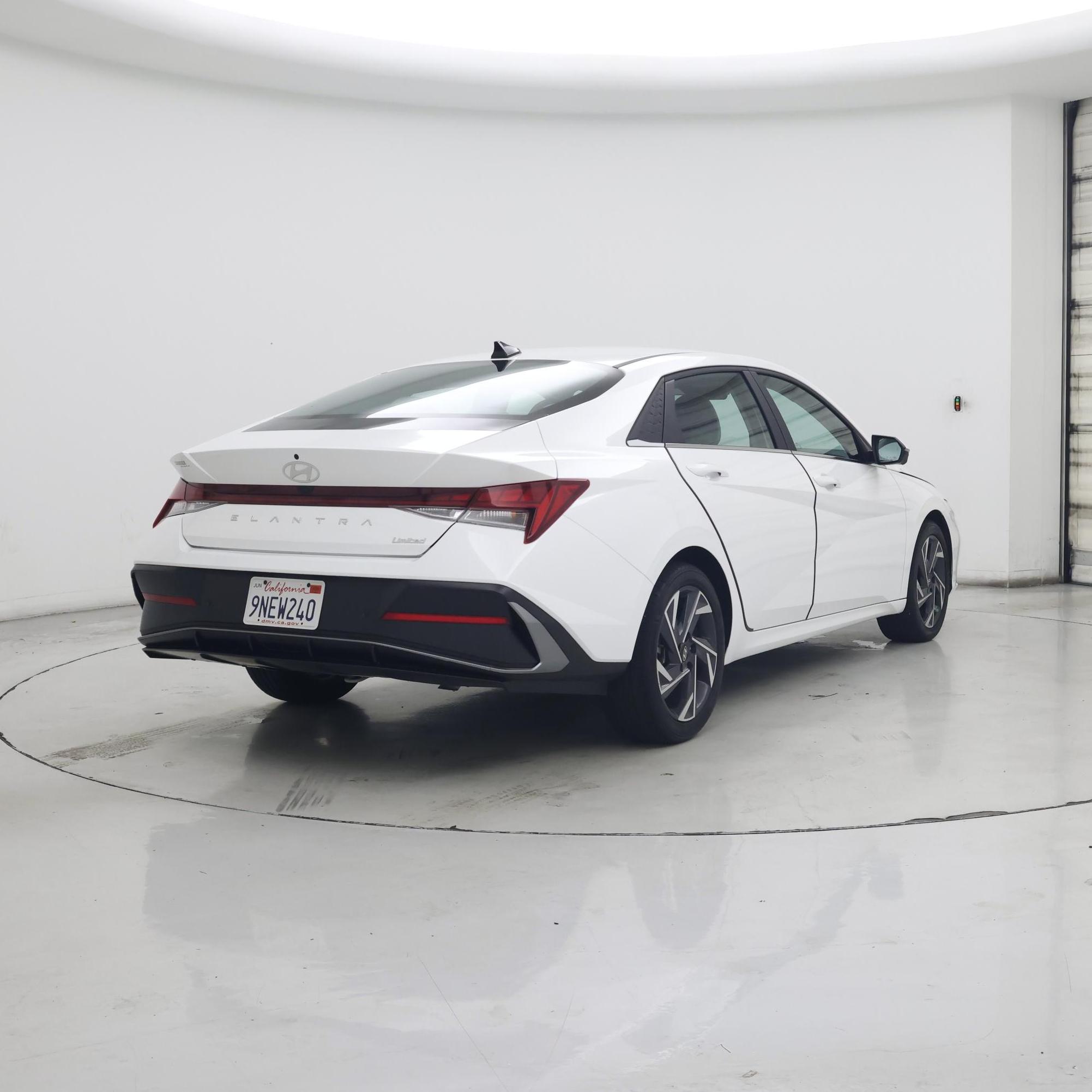 Thumbnail: 2024 Hyundai Elantra - 8