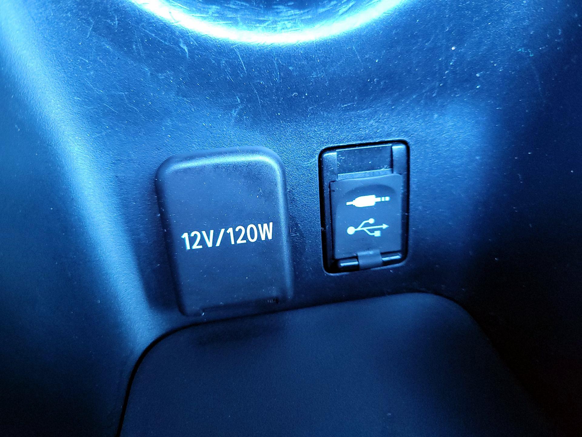 Thumbnail: 2018 Toyota Prius - 18