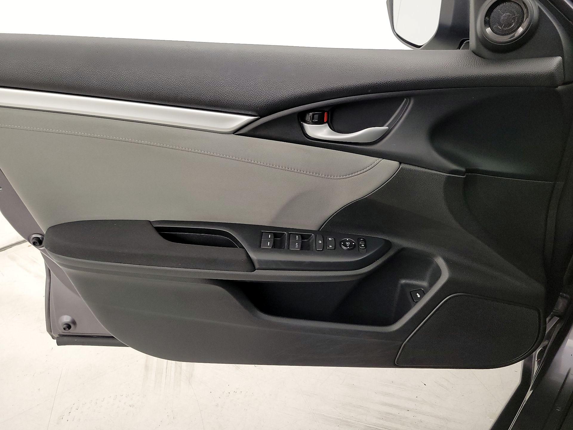 Thumbnail: 2016 Honda Civic - 12