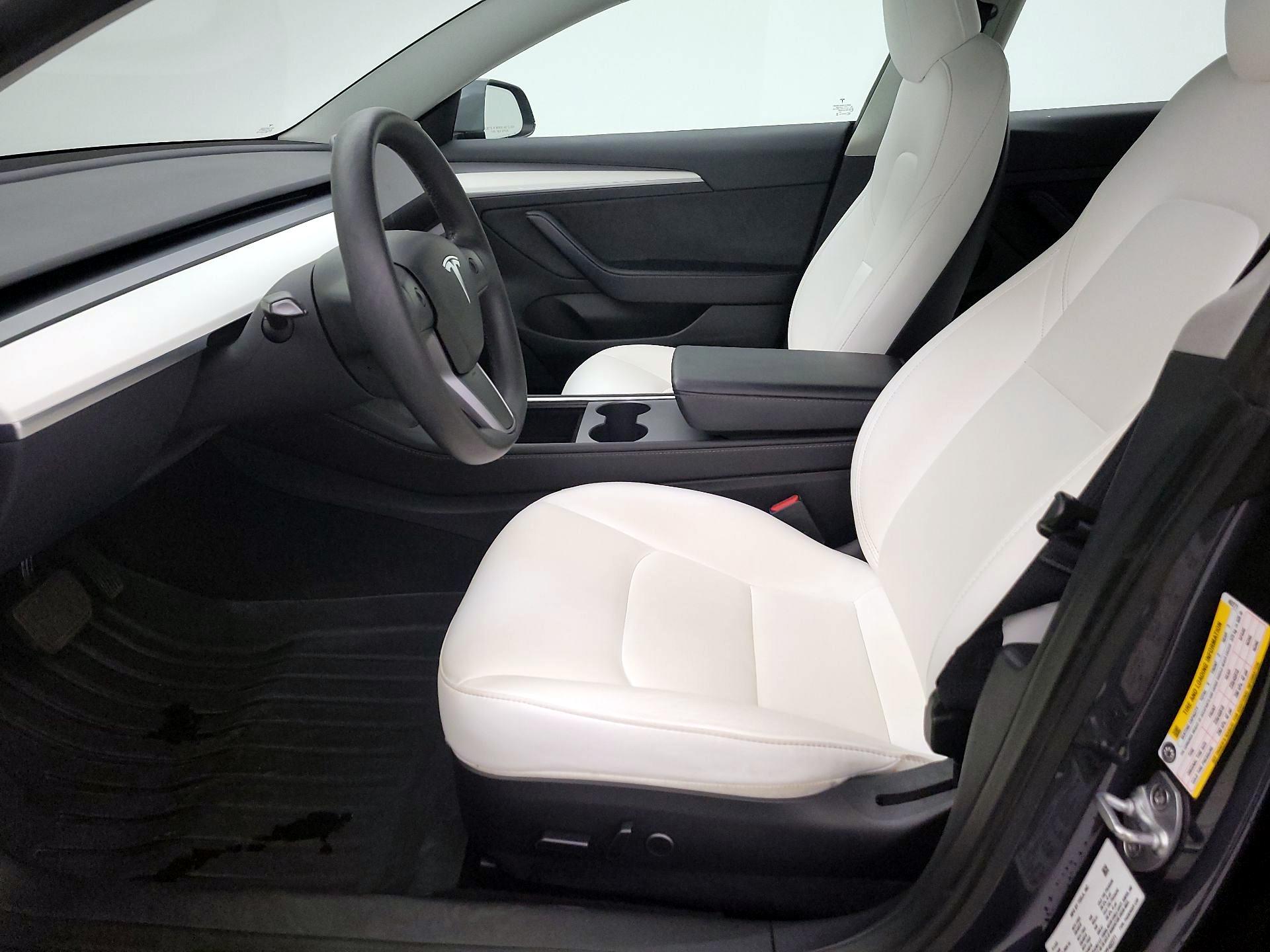 Thumbnail: 2023 Tesla Model 3 - 11