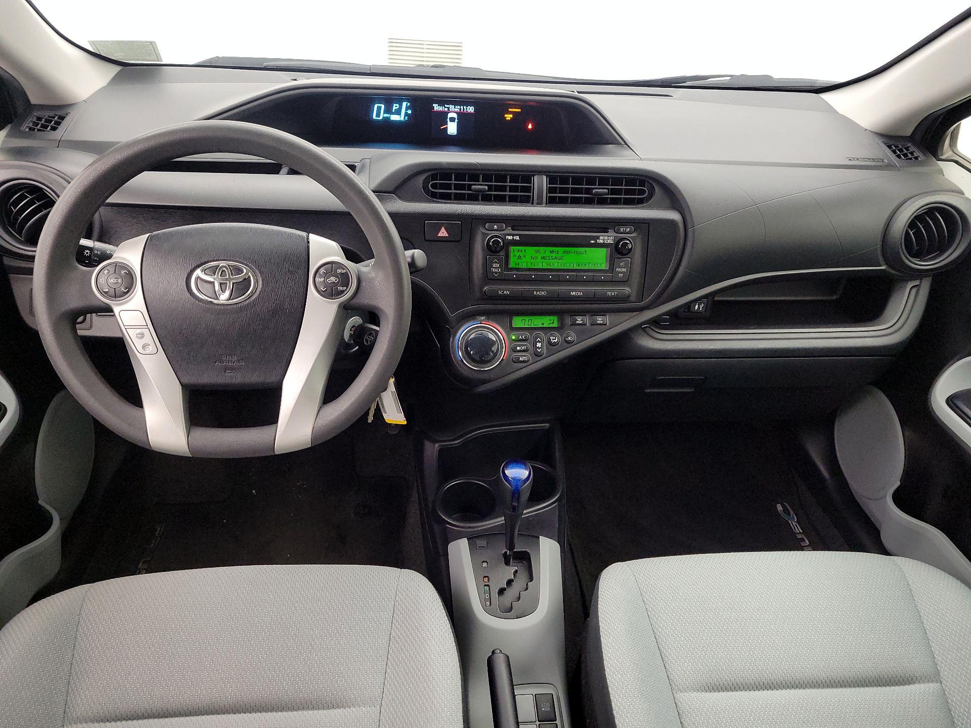 Thumbnail: 2014 Toyota Prius c - 9
