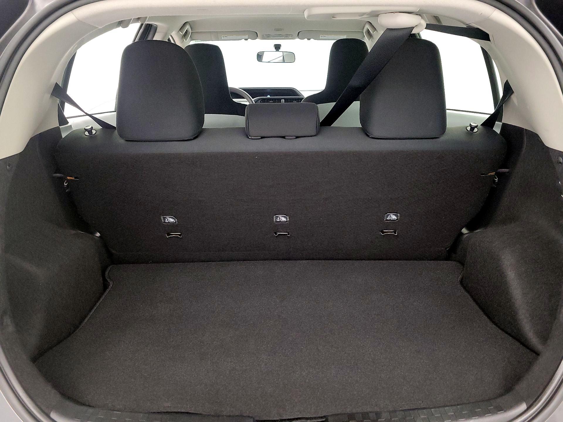 Thumbnail: 2014 Toyota Prius c - 18