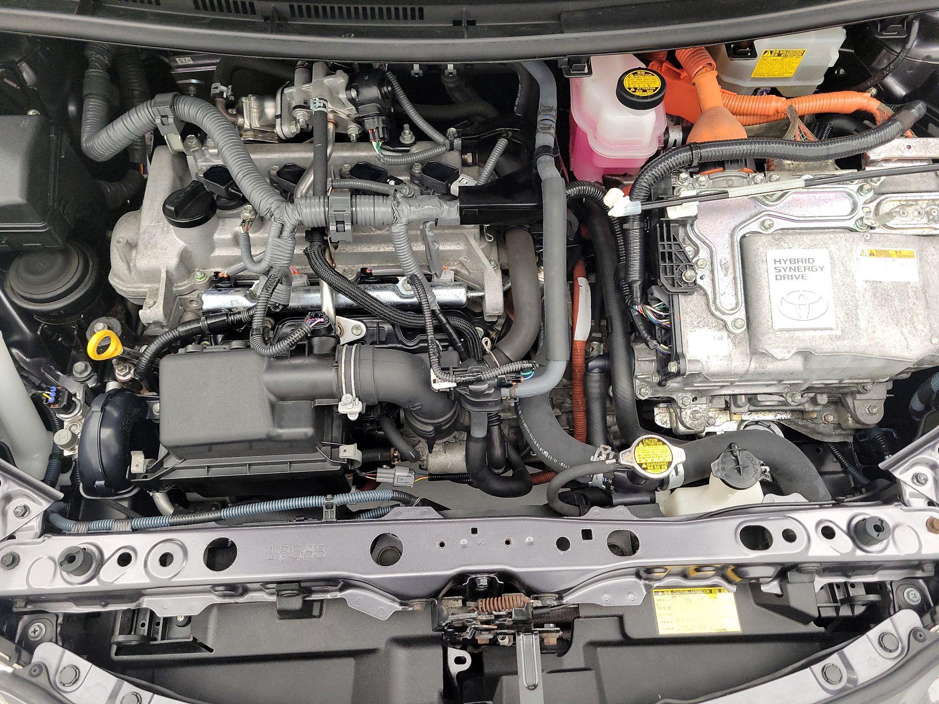 Thumbnail: 2014 Toyota Prius c - 19