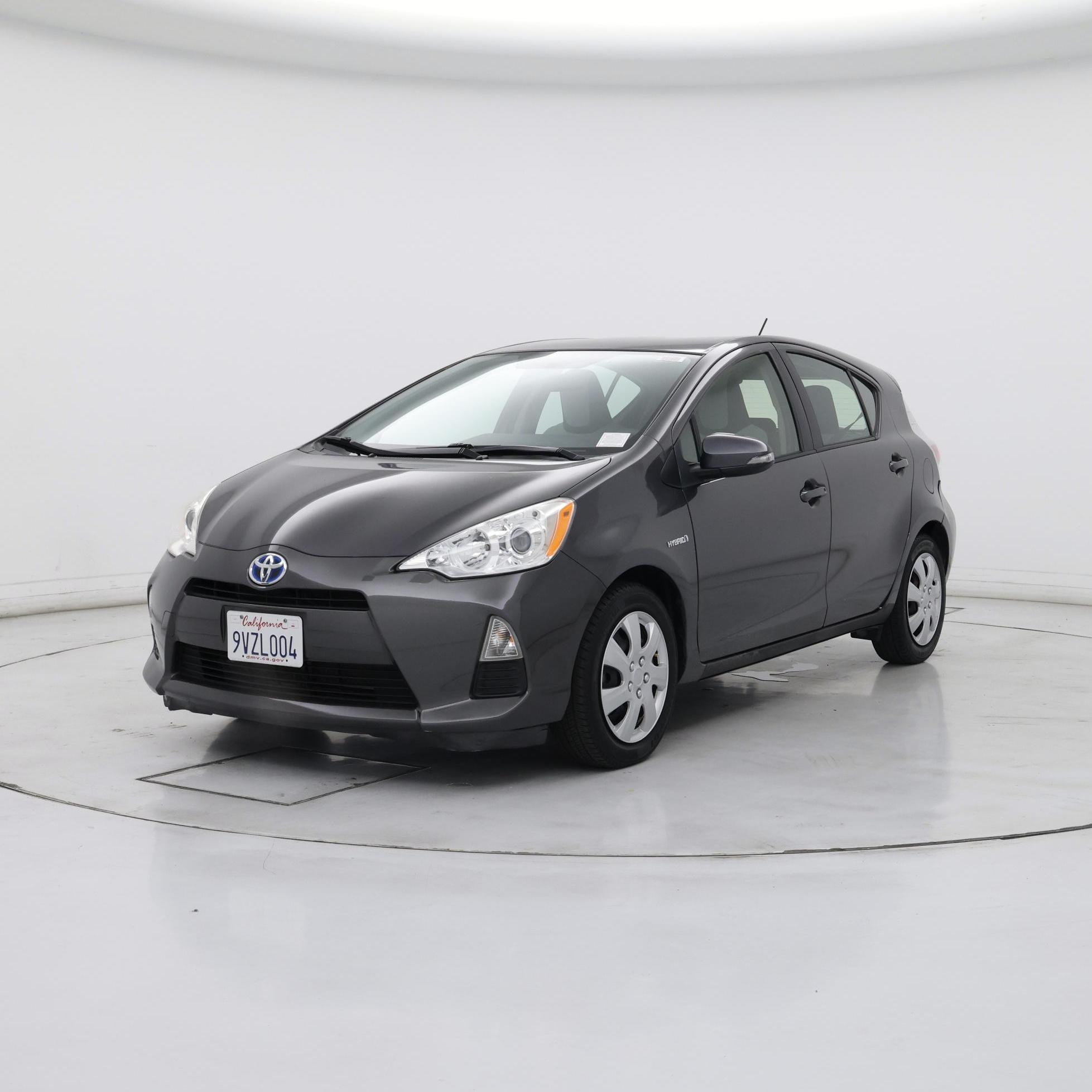 Thumbnail: 2014 Toyota Prius c - 4