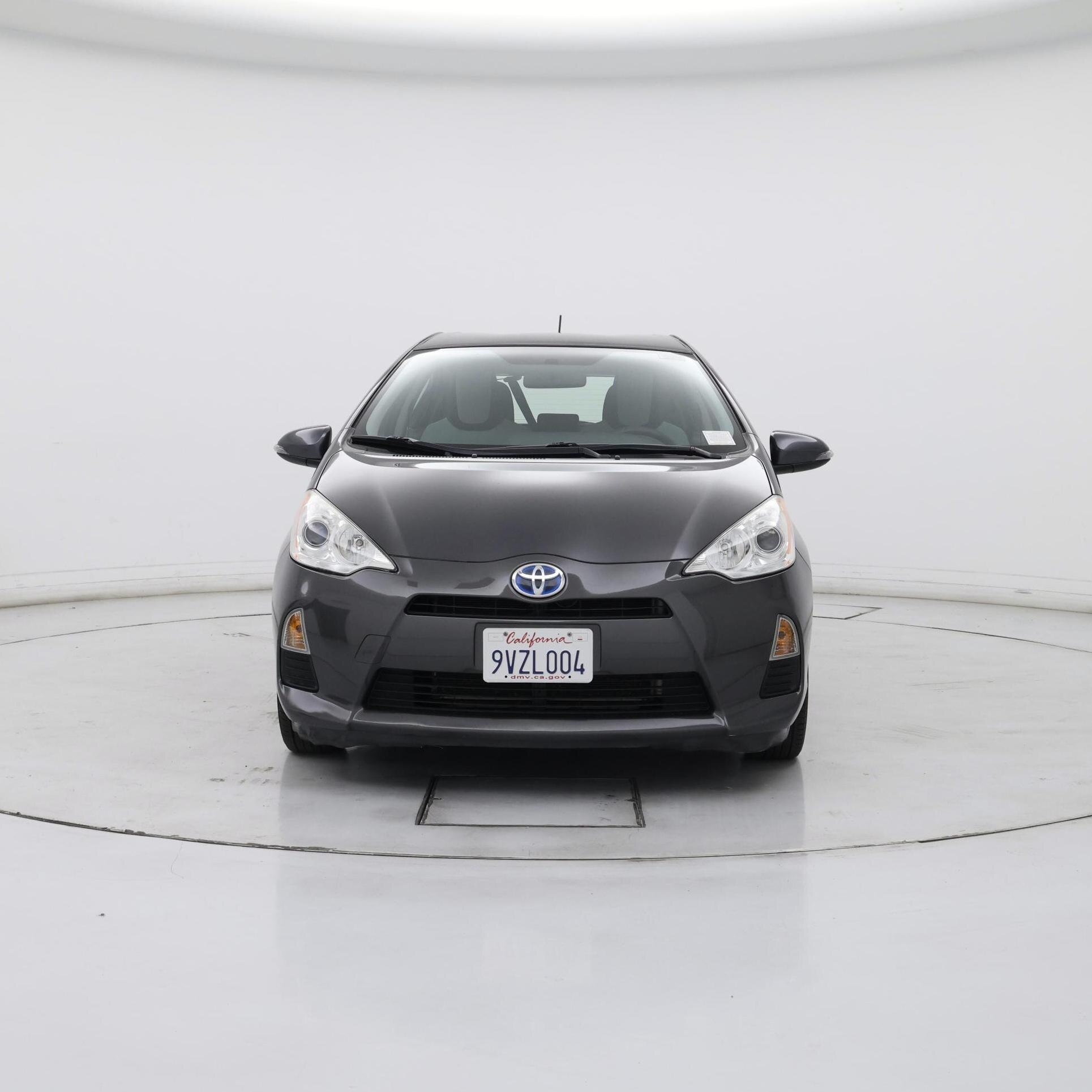 Thumbnail: 2014 Toyota Prius c - 5