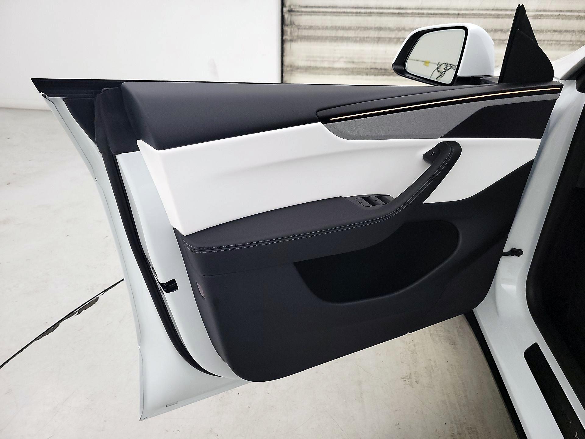 Thumbnail: 2026 Tesla Model Y - 12