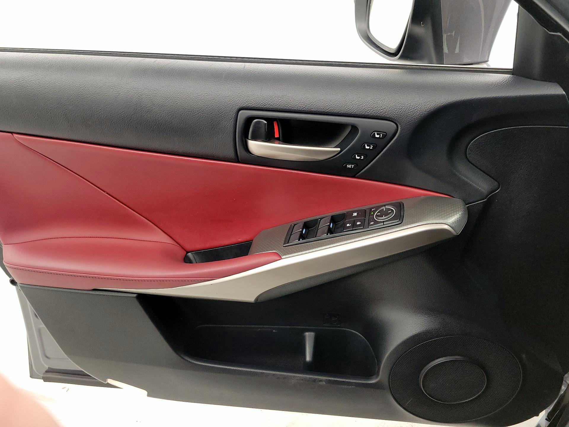 Thumbnail: 2018 Lexus IS - 12