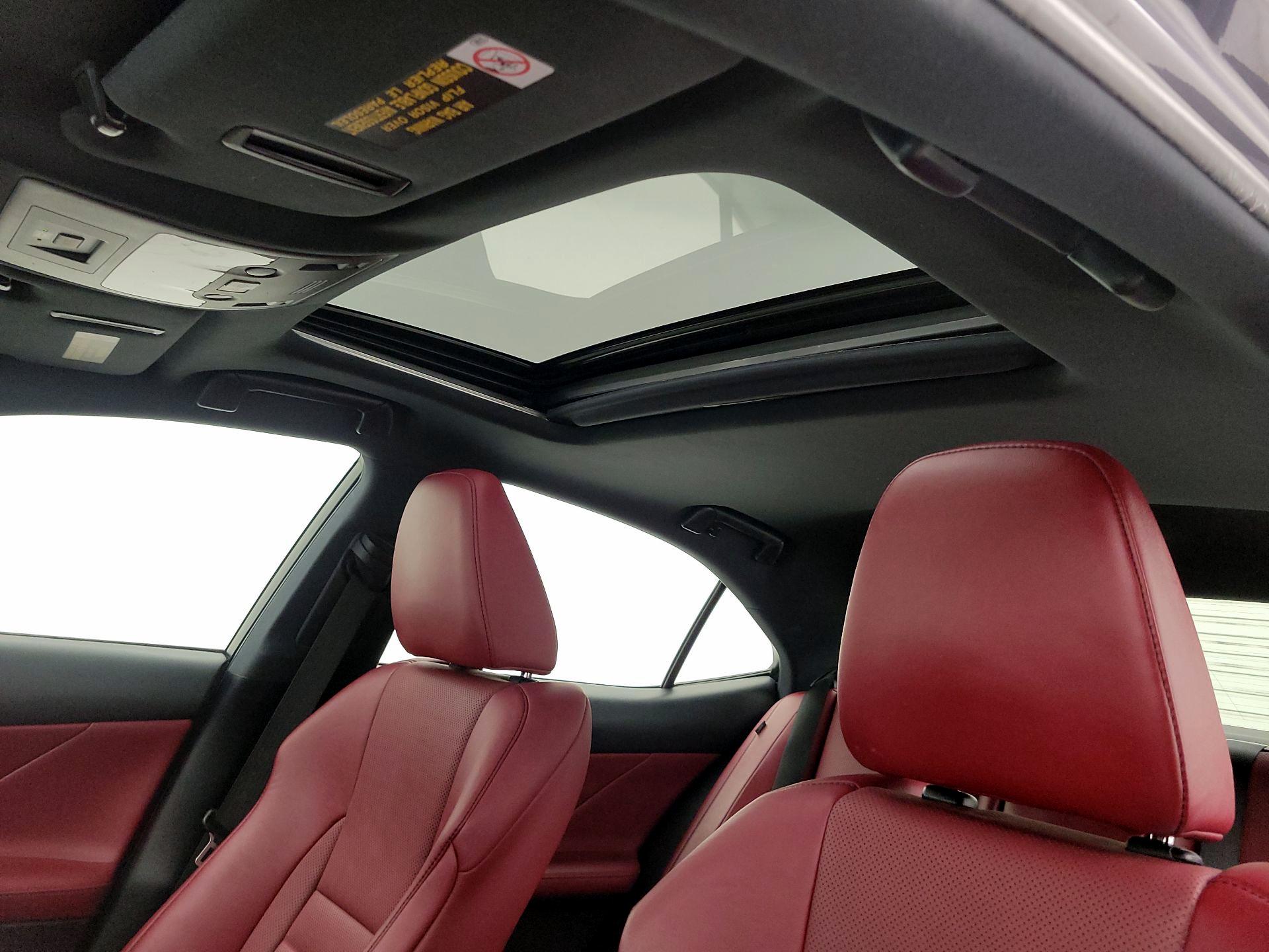 Thumbnail: 2018 Lexus IS - 20