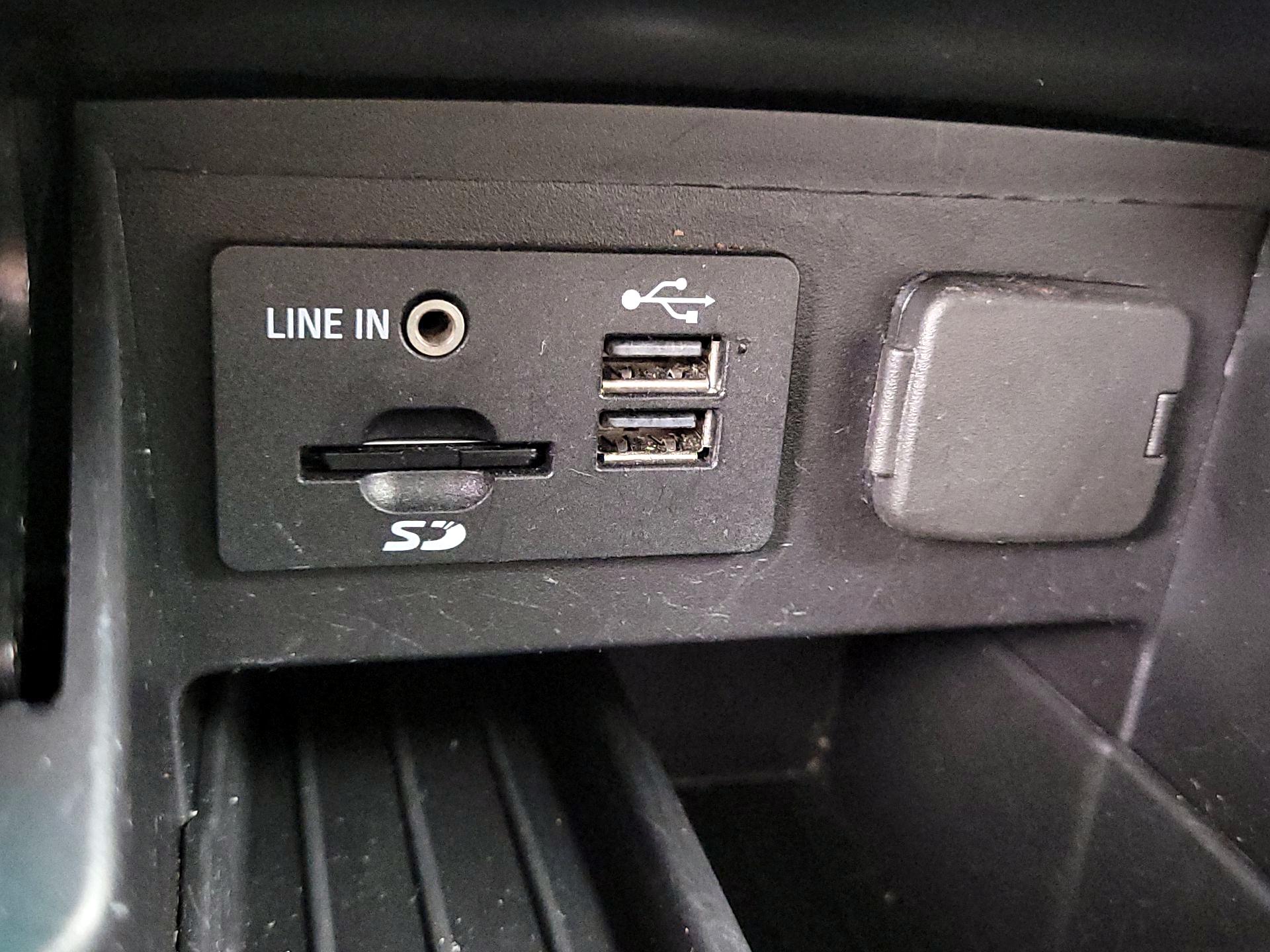 Thumbnail: 2015 Ford Explorer - 19