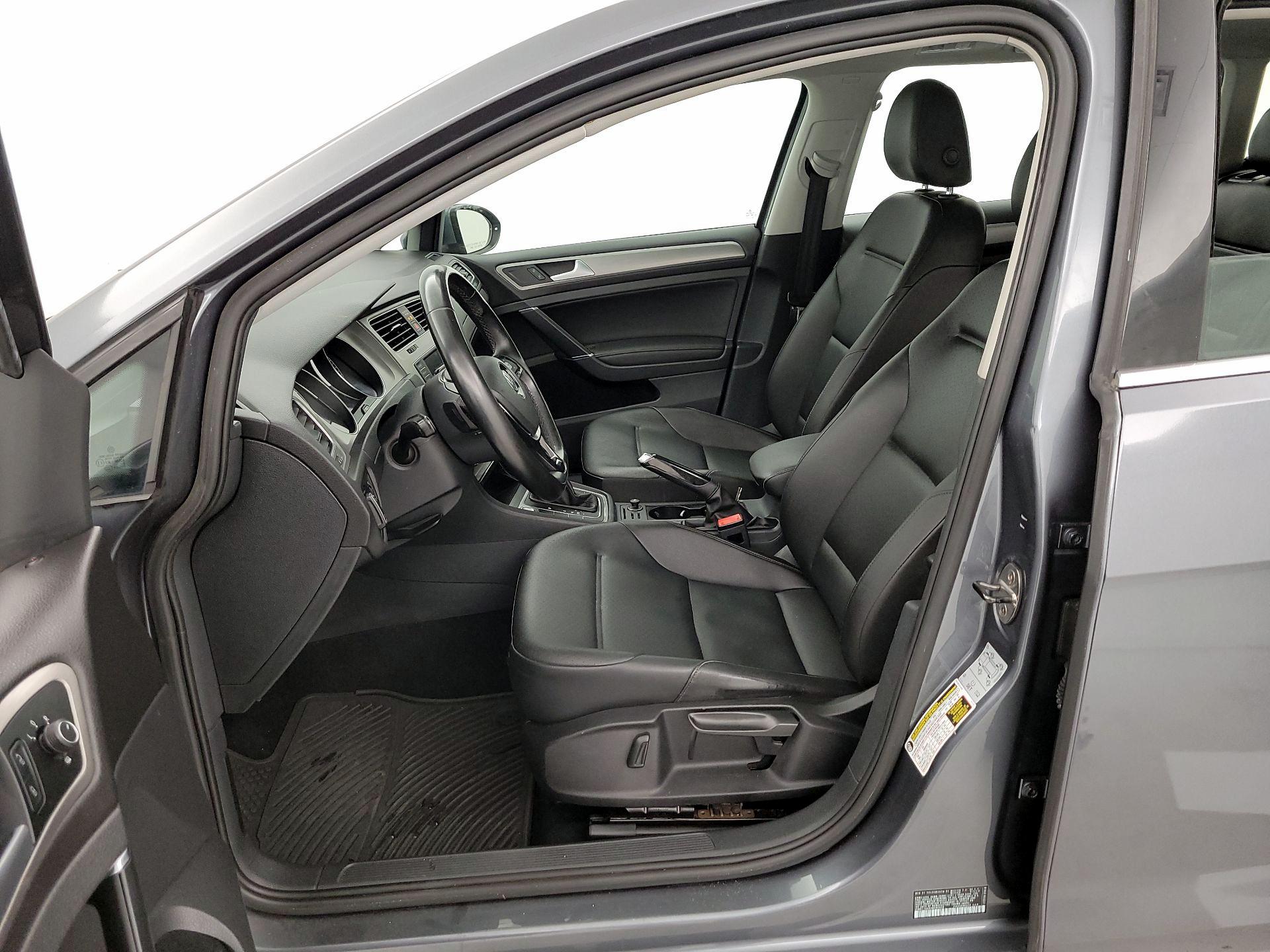 Thumbnail: 2017 Volkswagen Golf - 11