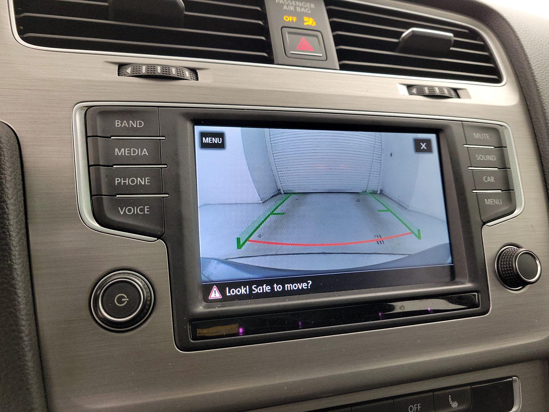 Thumbnail: 2017 Volkswagen Golf - 13