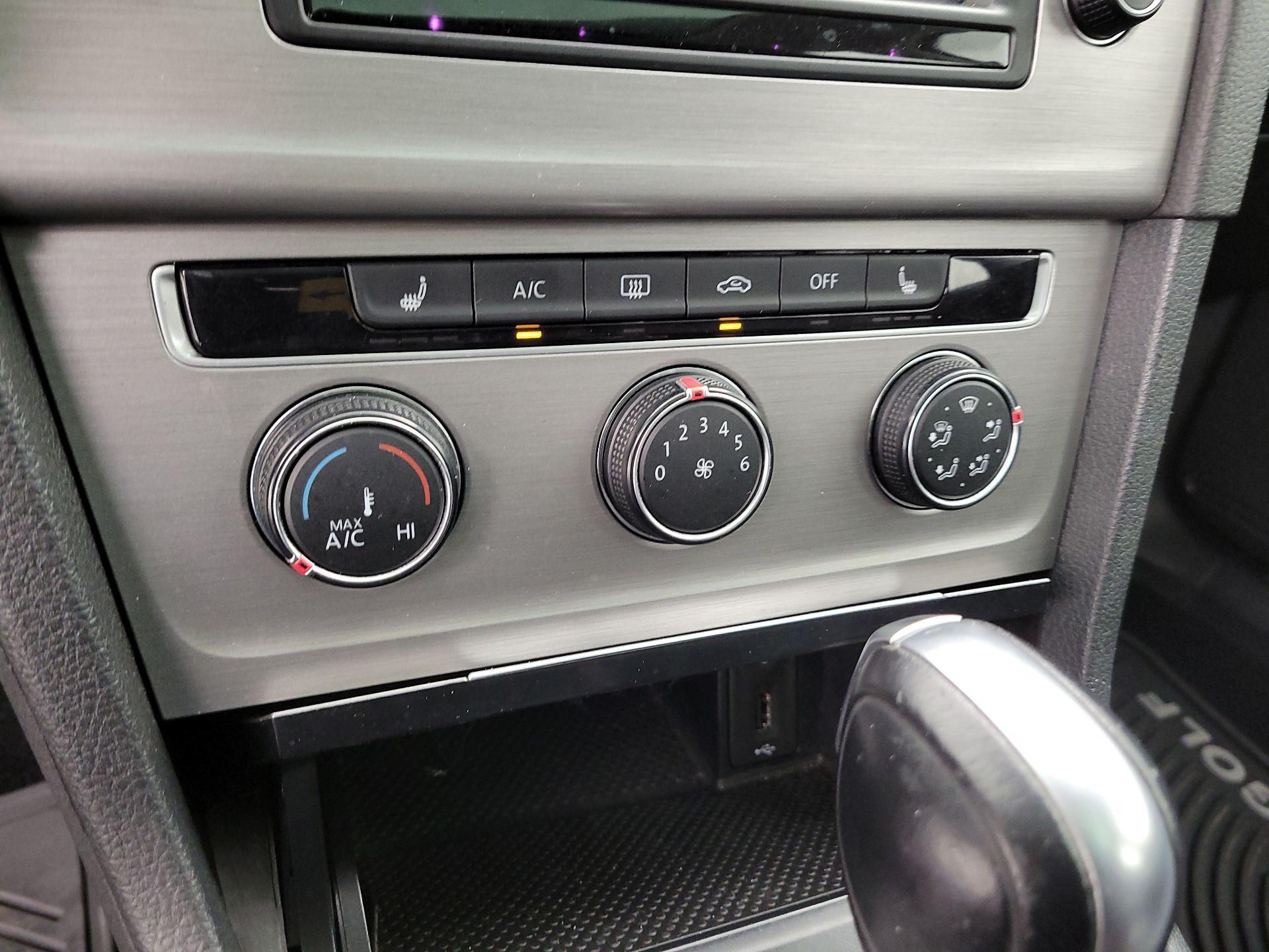 Thumbnail: 2017 Volkswagen Golf - 15