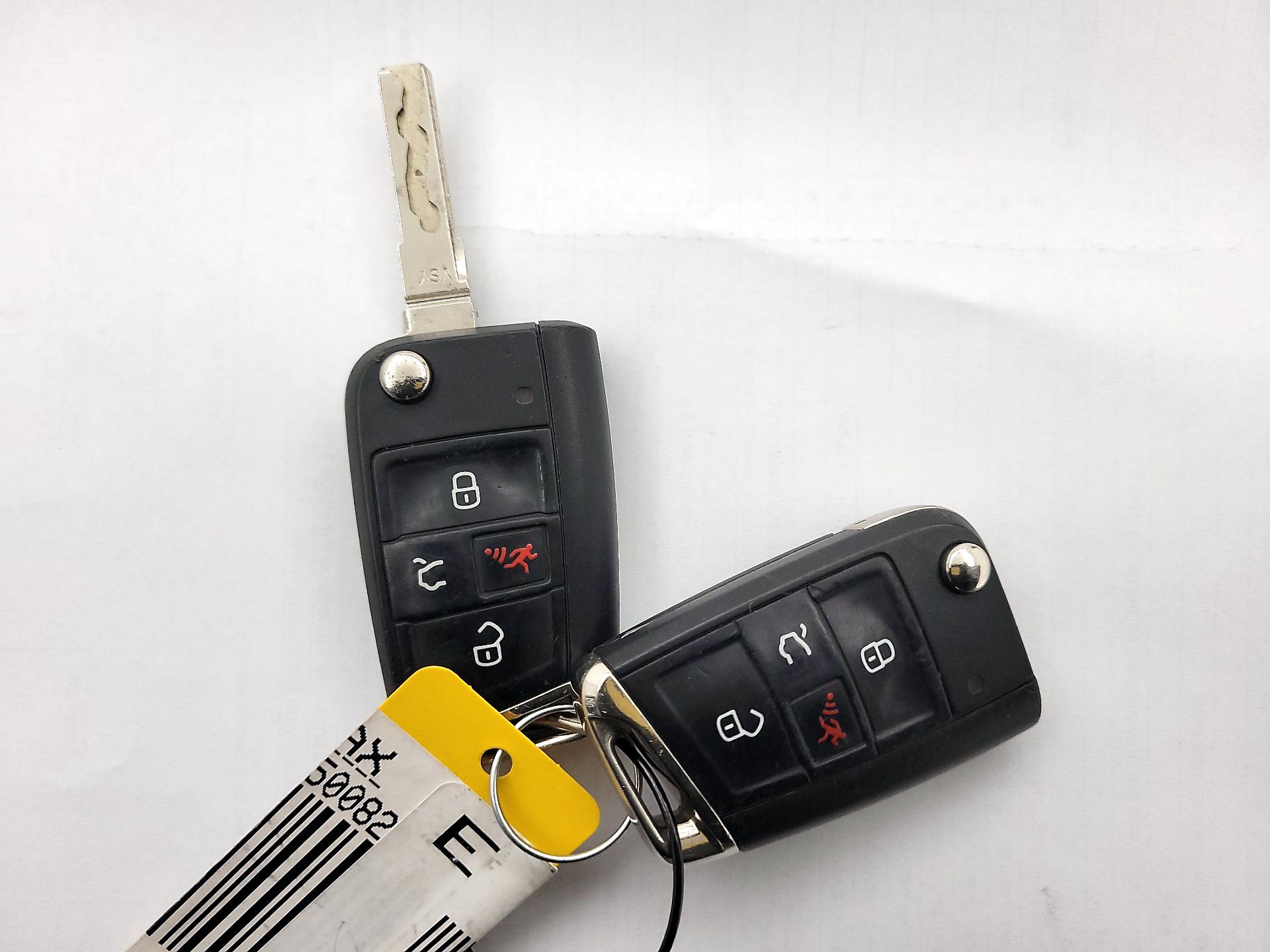 Thumbnail: 2017 Volkswagen Golf - 20