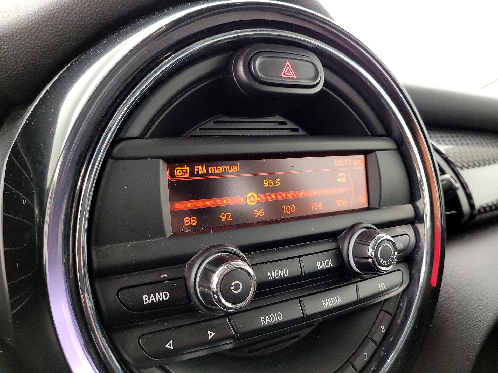 Thumbnail: 2015 MINI Cooper Hardtop - 14