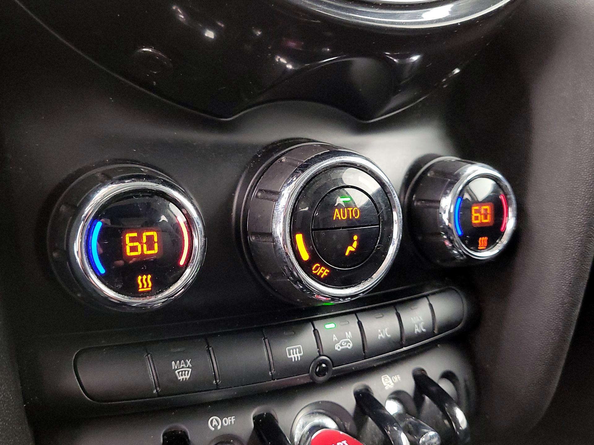 Thumbnail: 2015 MINI Cooper Hardtop - 15