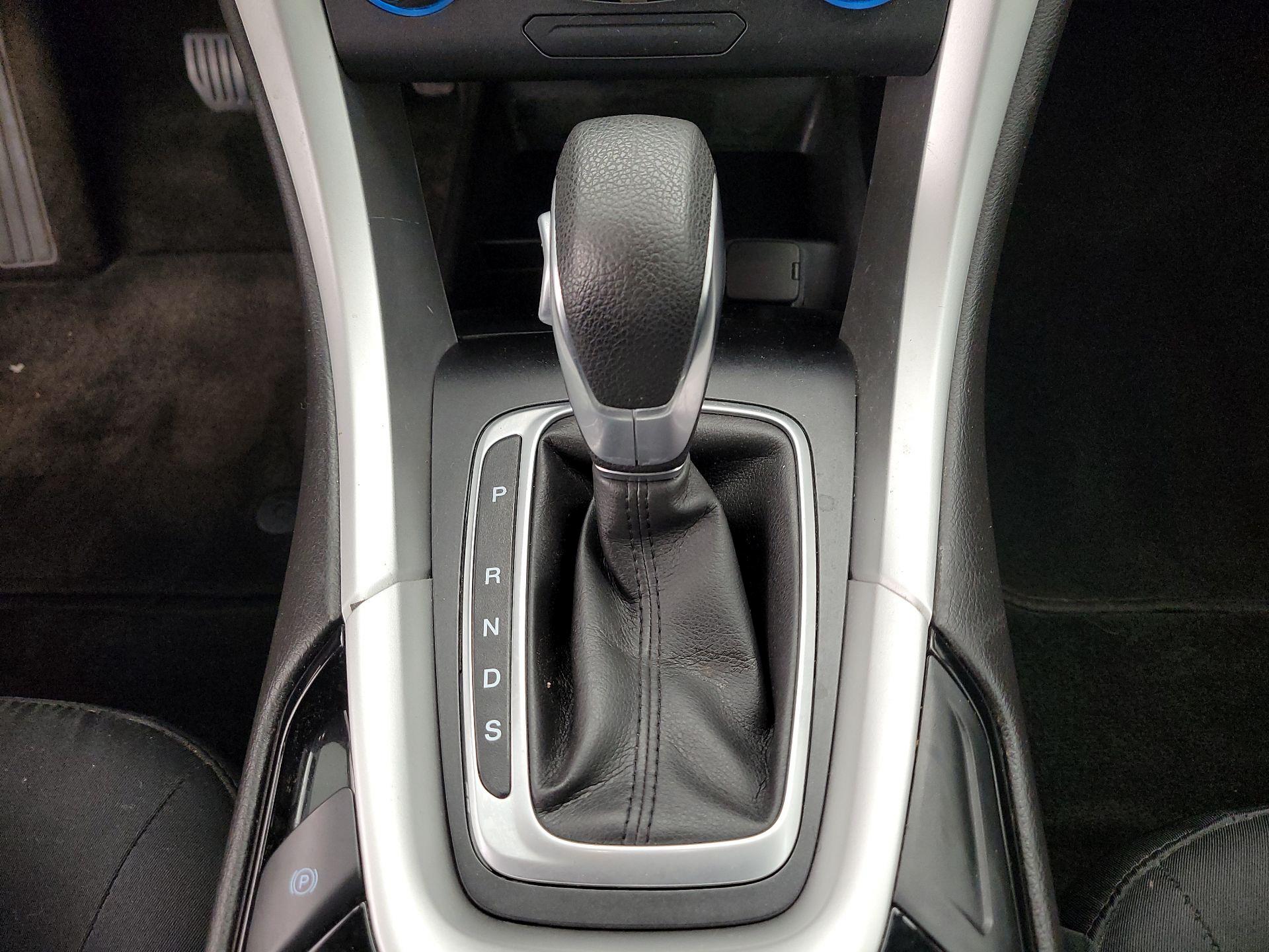 Thumbnail: 2014 Ford Fusion - 16