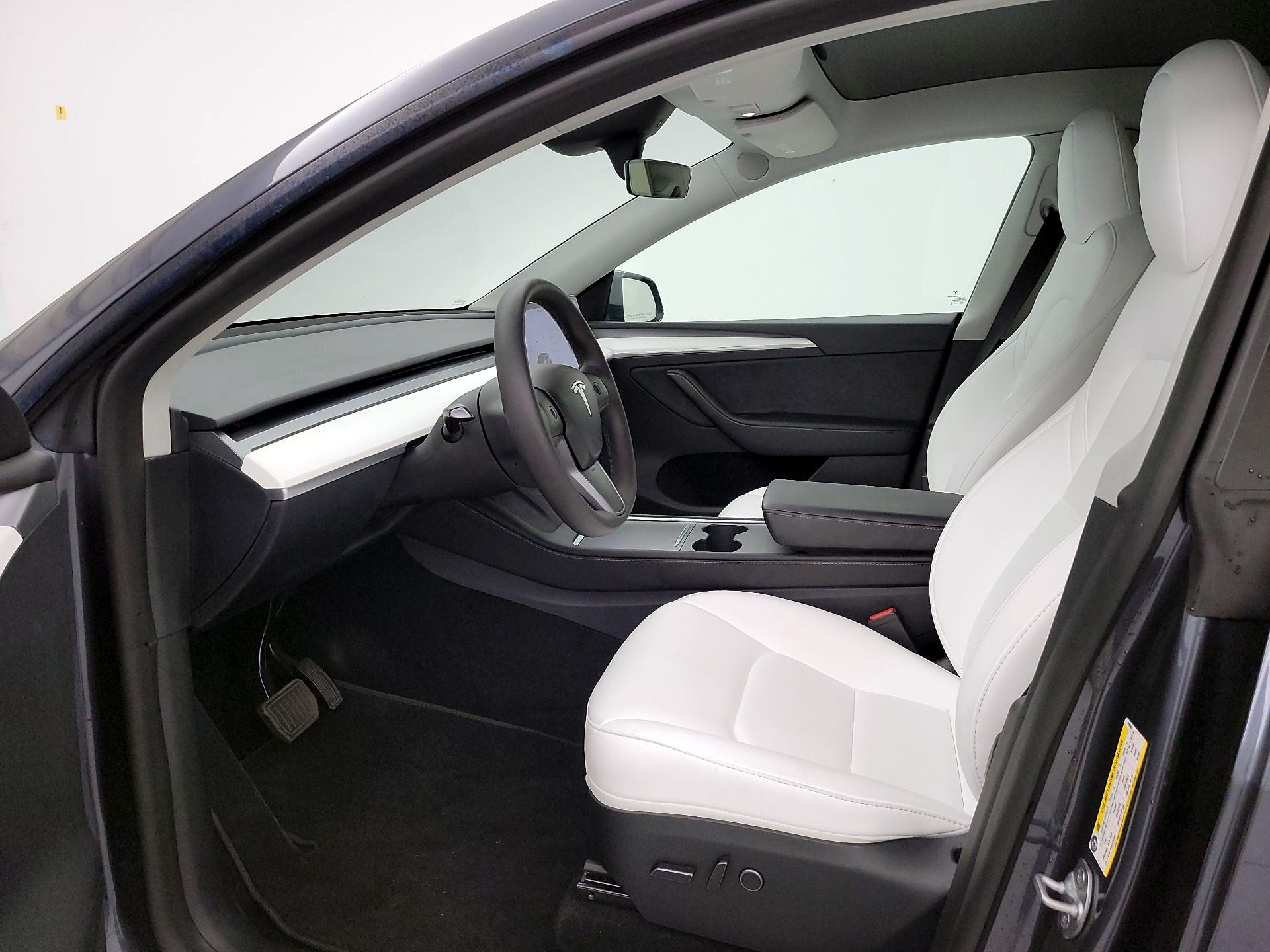 Thumbnail: 2023 Tesla Model Y - 11