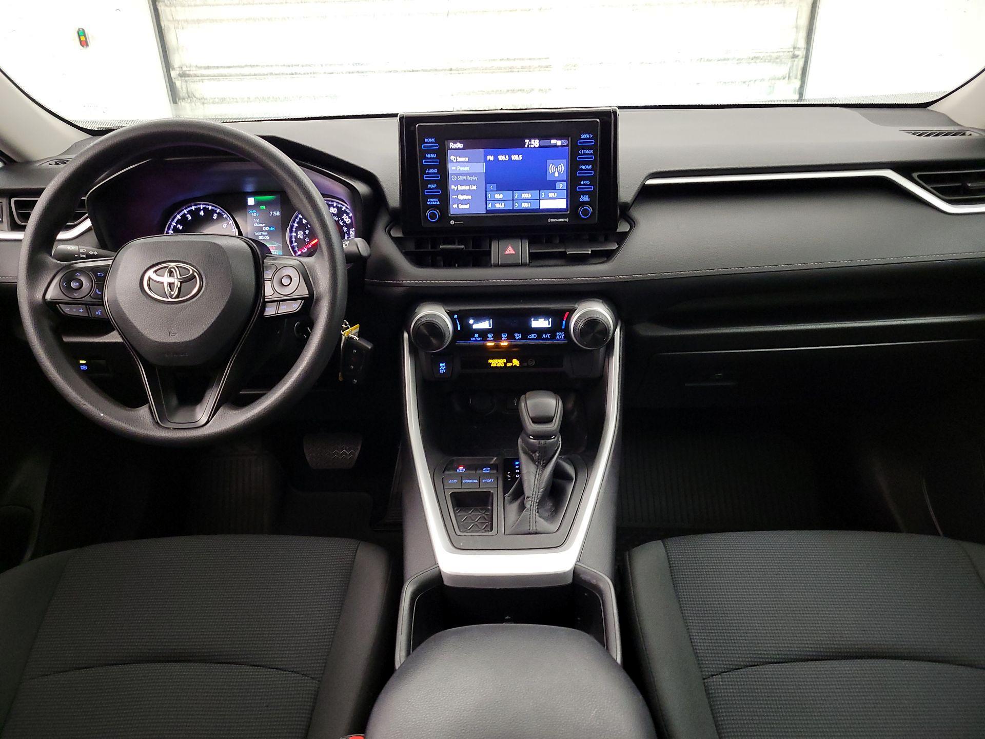 Thumbnail: 2022 Toyota RAV4 - 9