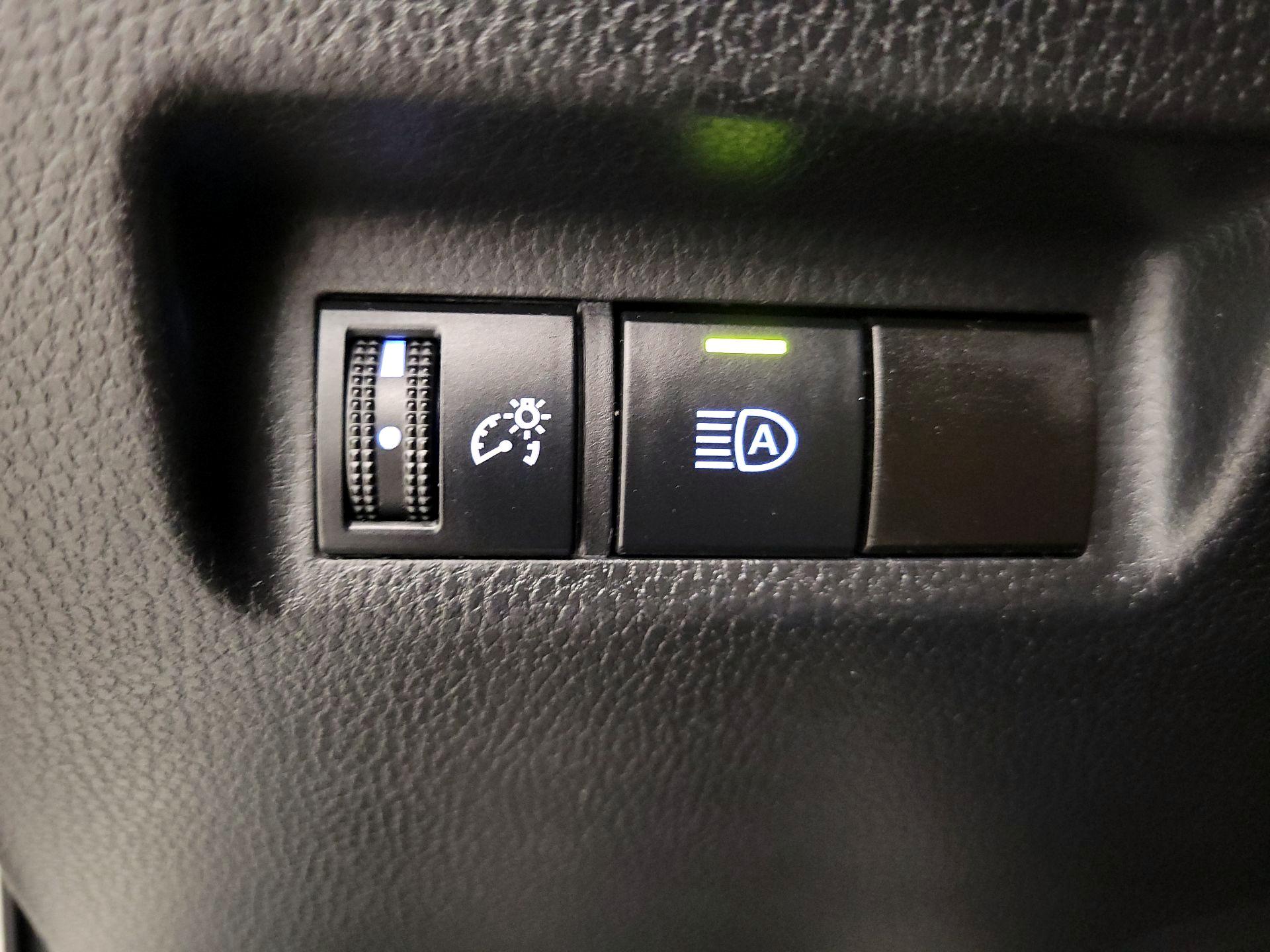 Thumbnail: 2022 Toyota RAV4 - 13